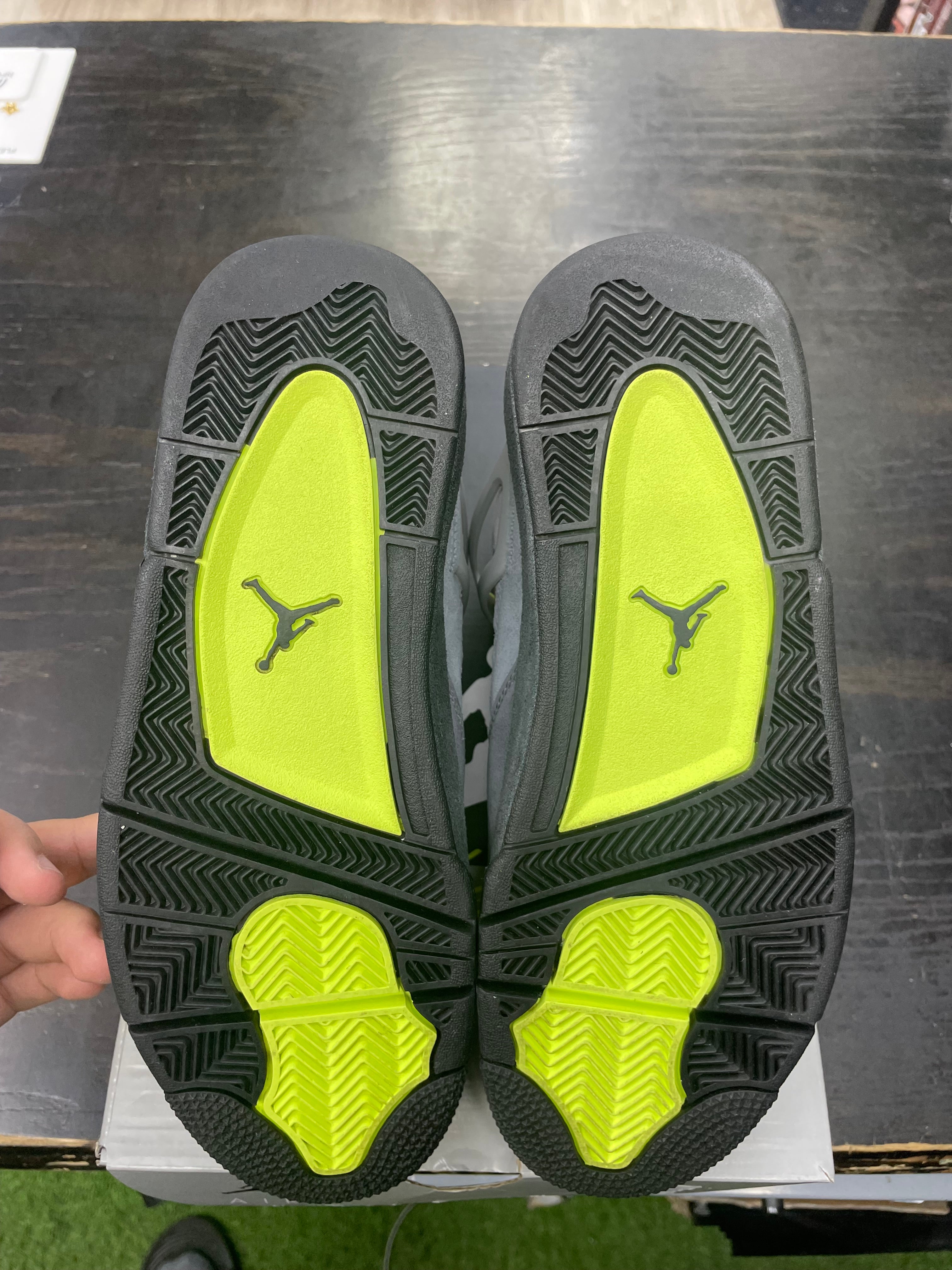 Air Jordan Retro 4 “SE 95 Neon” *Size 8.5 Preowned* (CT5342-007)