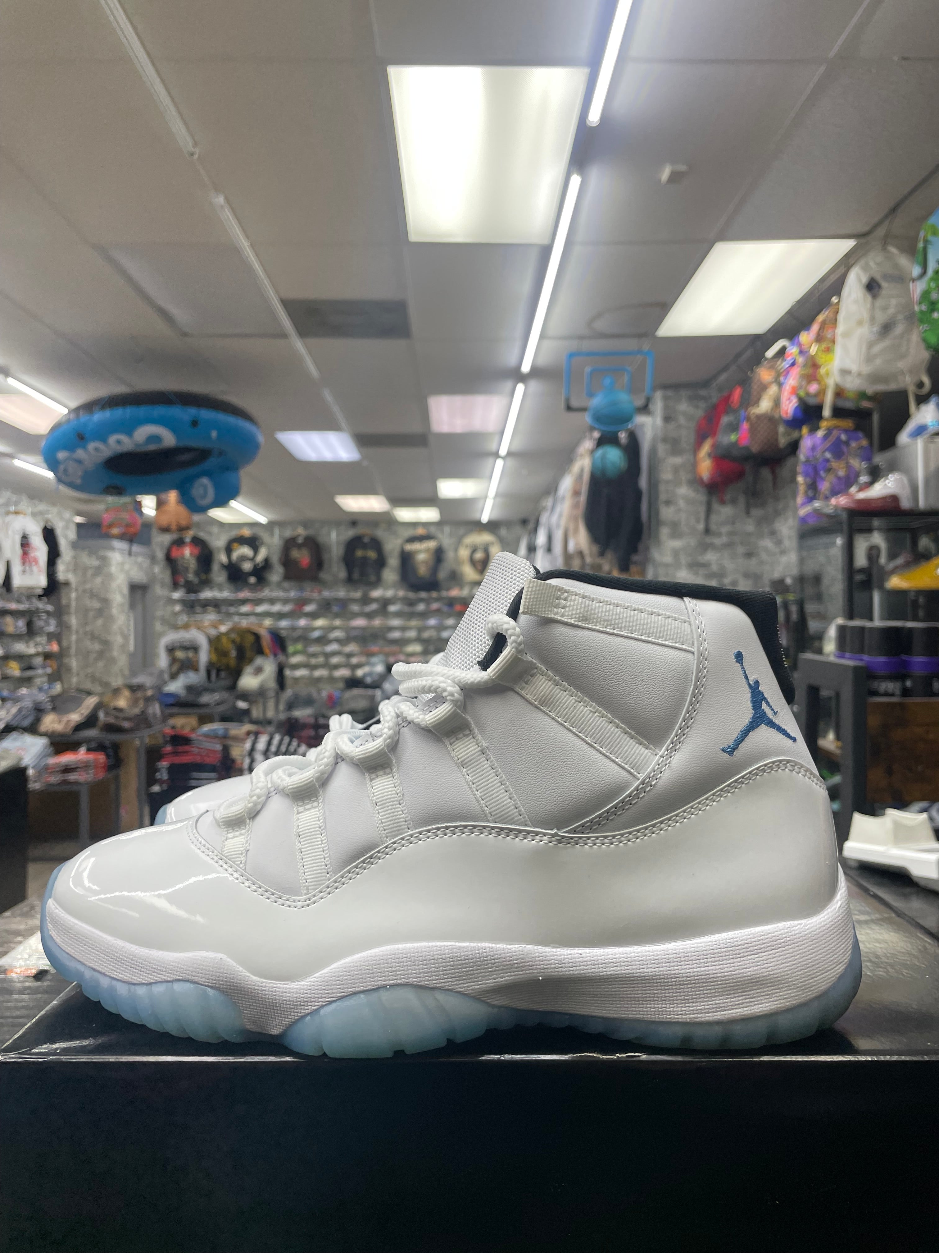 Air Jordan Retro 11 “Legend Blue” *Size 10.5 Preowned* (CT8012-104)