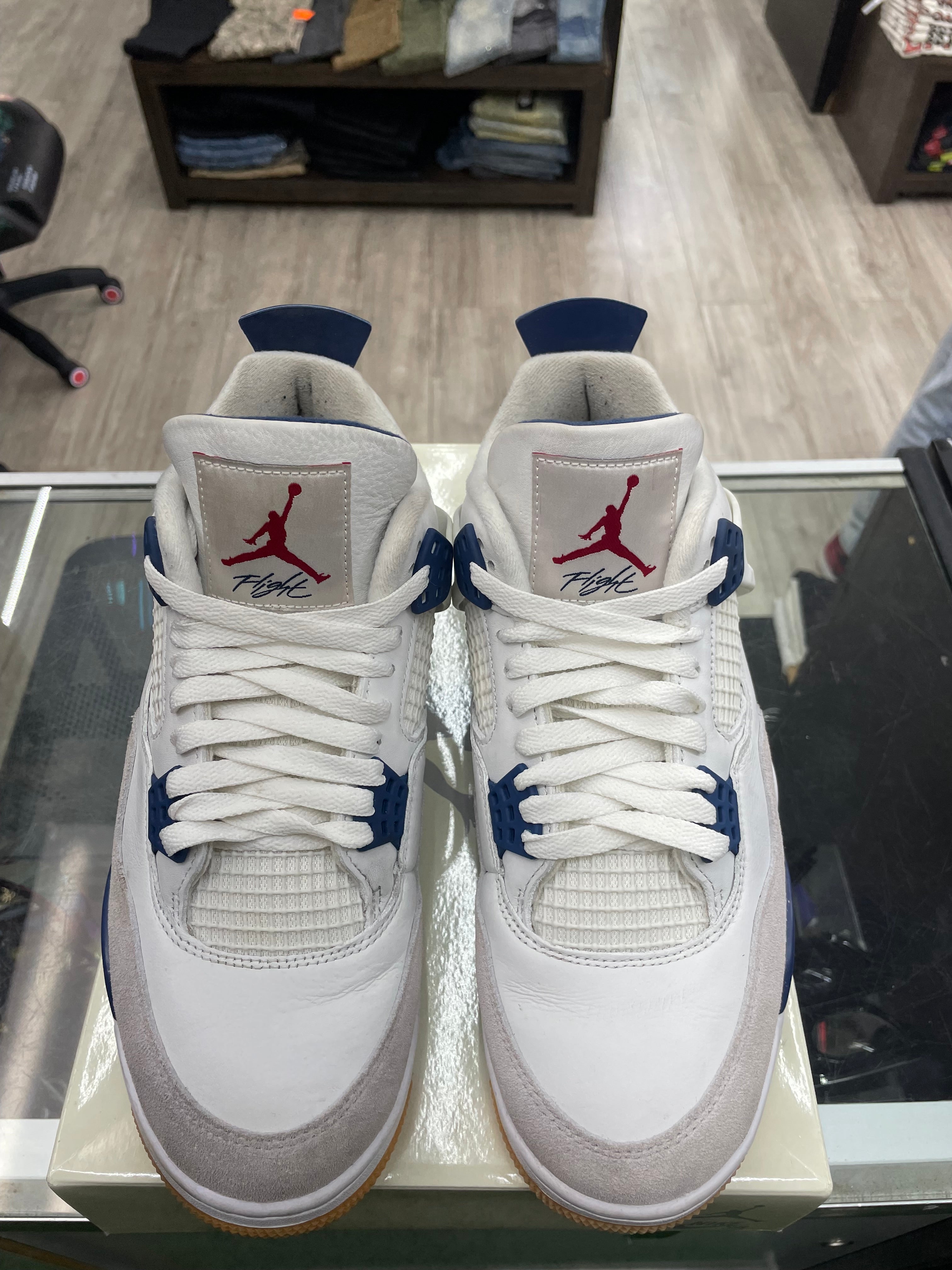 Air Jordan Retro 4 “Navy” *Size 9 Preowned* (DR5415-100)