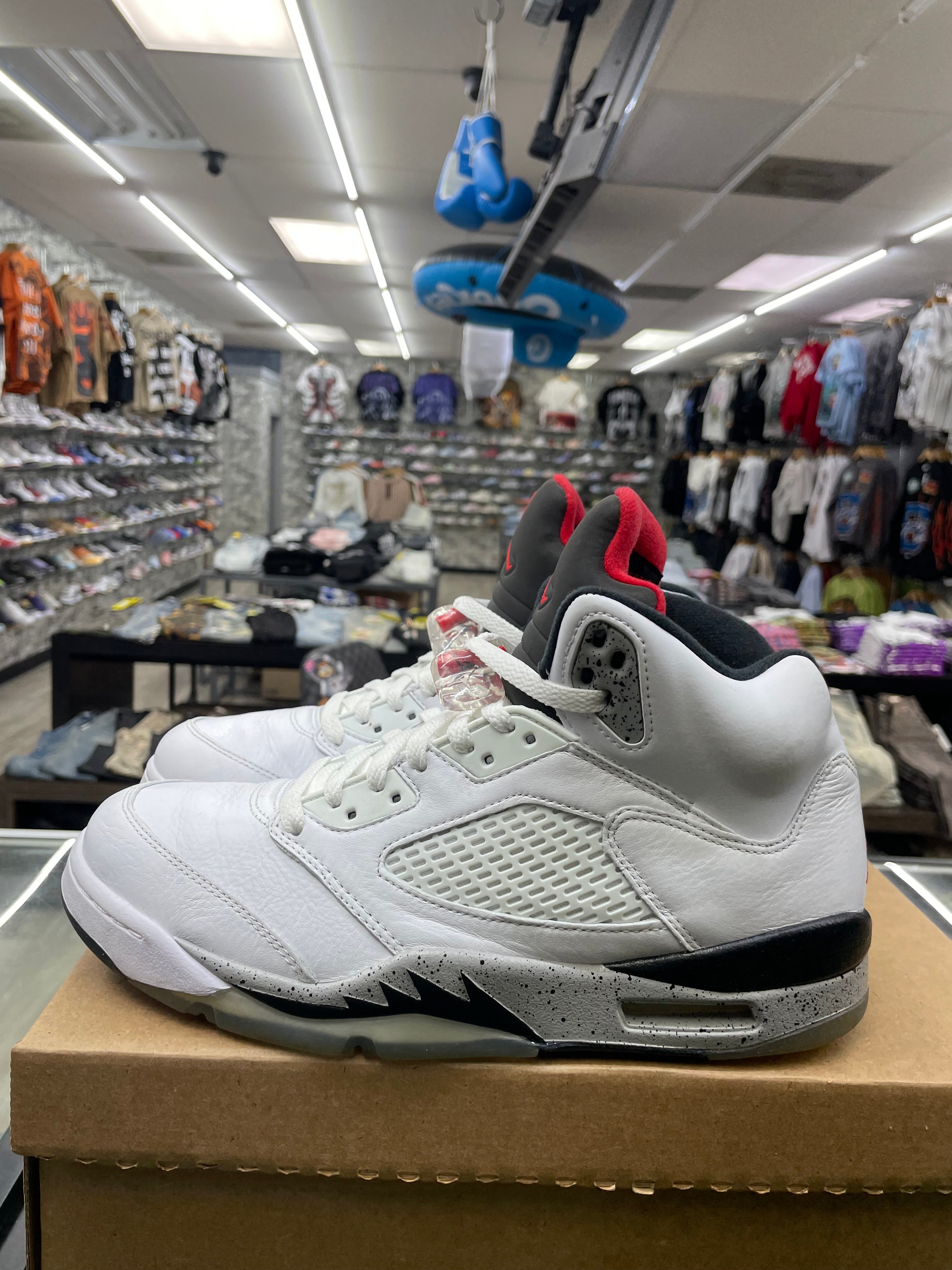 Air Jordan Retro 5 “White Cement” *Size 9.5 Preowned* (136027-104)