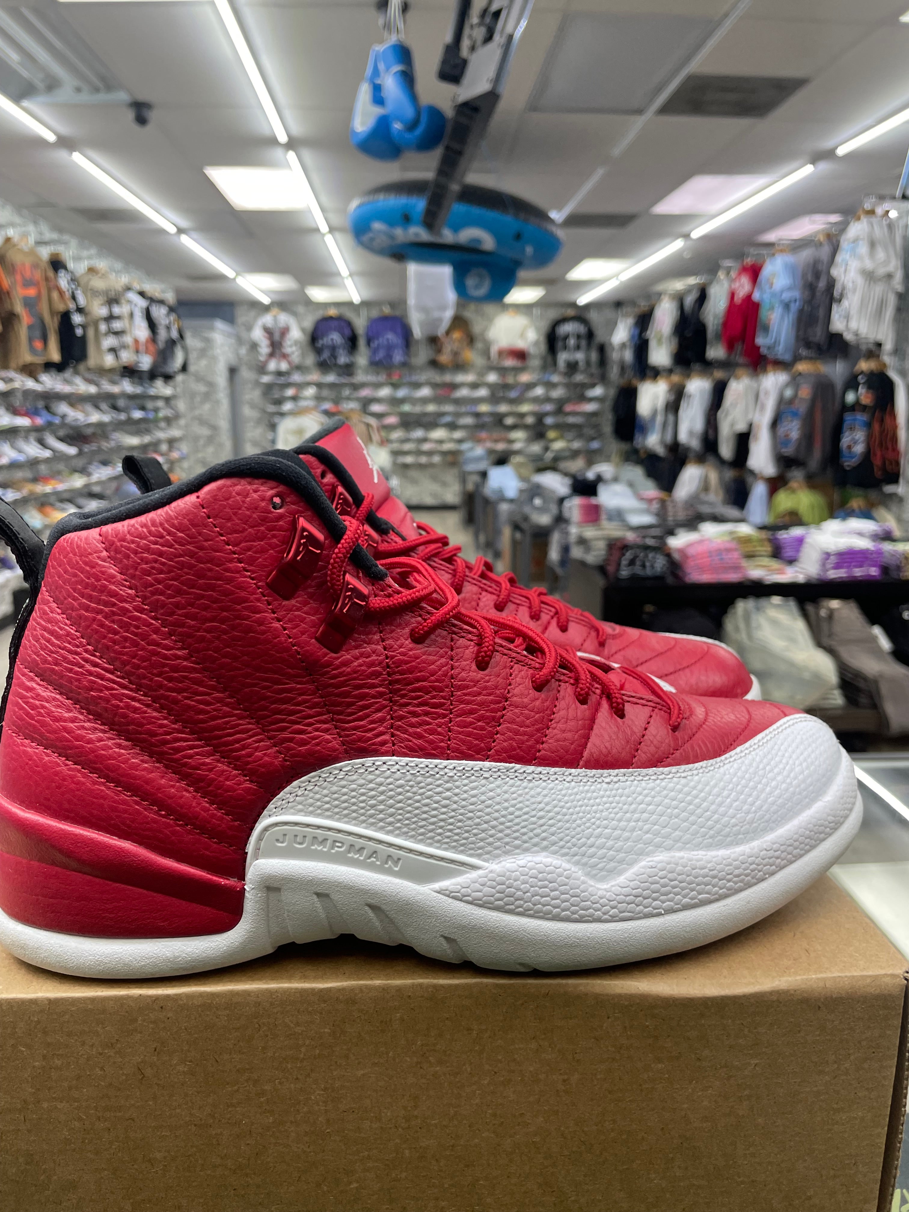 Air Jordan Retro 12 “Gym Red” *Size 9.5 Preowned* (130690-600)