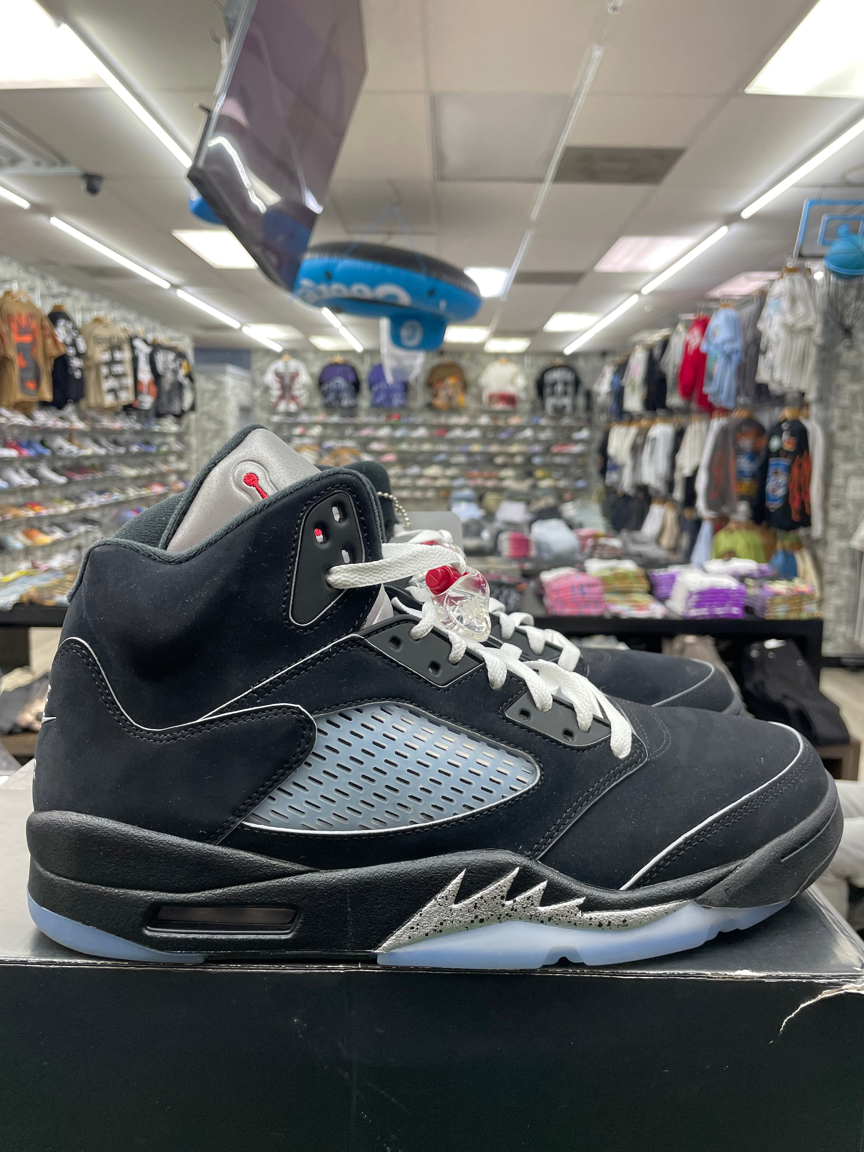 Air Jordan Retro 5 “Reverse Metallic” *Size 12 Preowned* (HF3975-001)