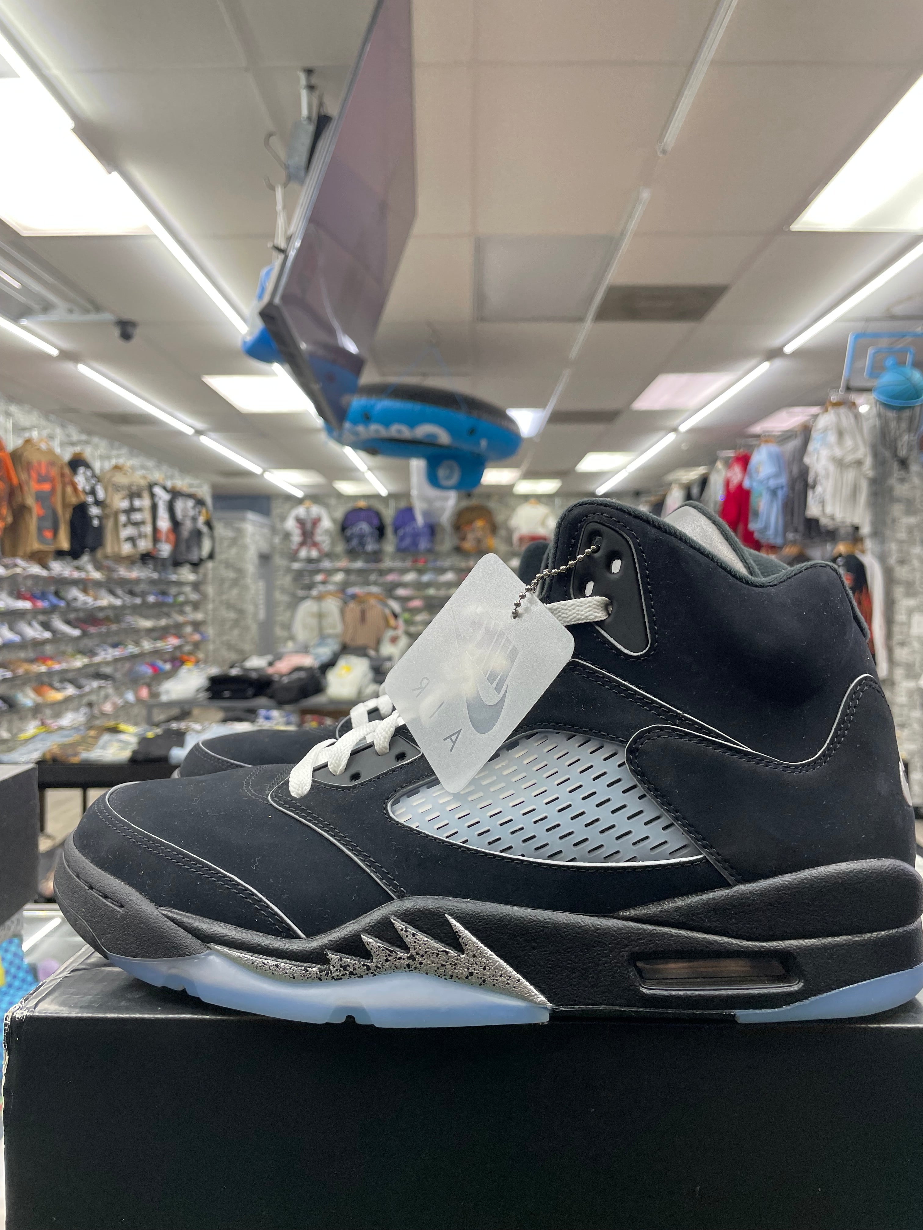 Air Jordan Retro 5 “Reverse Metallic” *Size 12 Preowned* (HF3975-001)