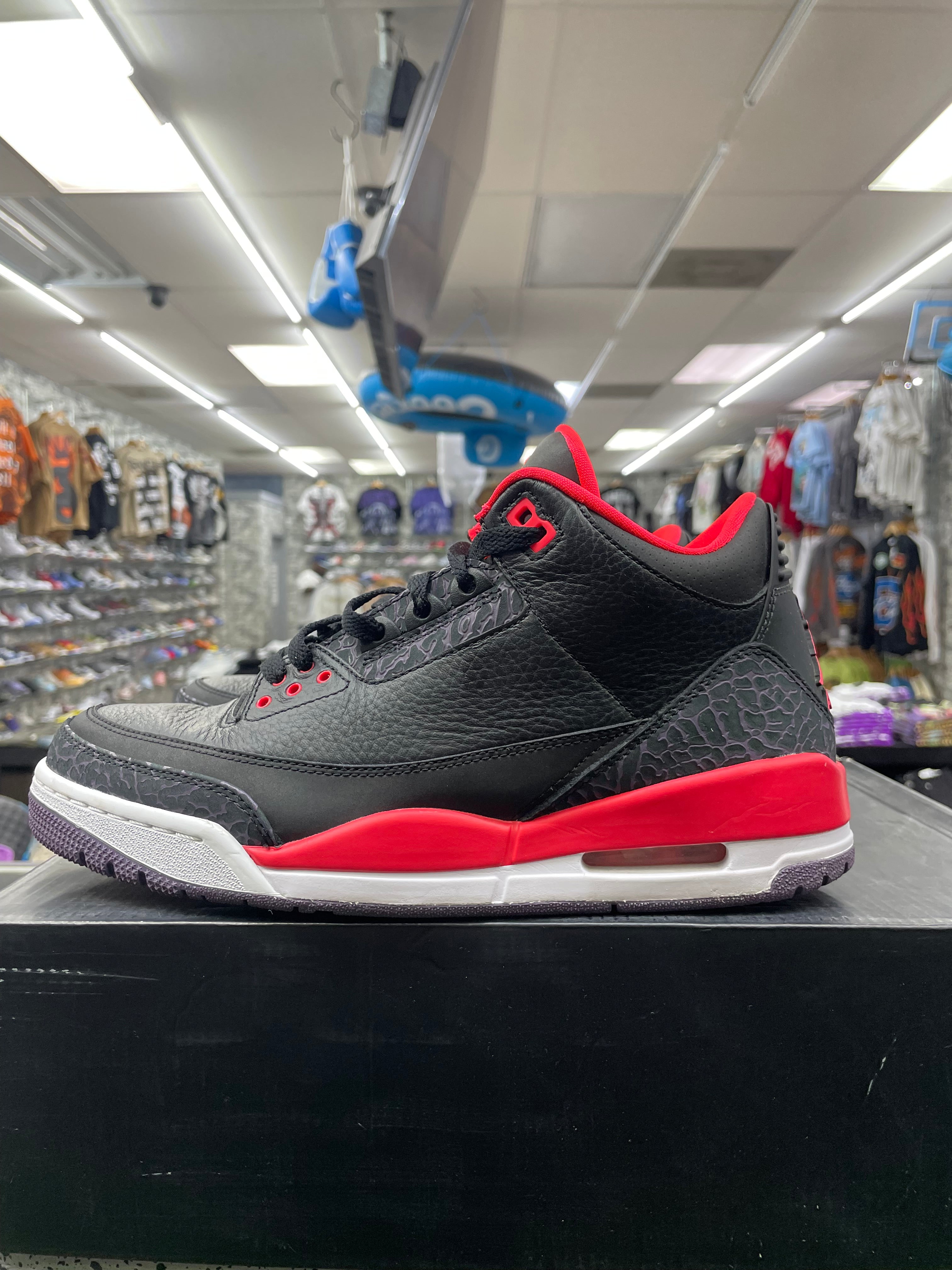 Air Jordan Retro 3 “Crimson” *Size 9 Preowned* (136064-005)