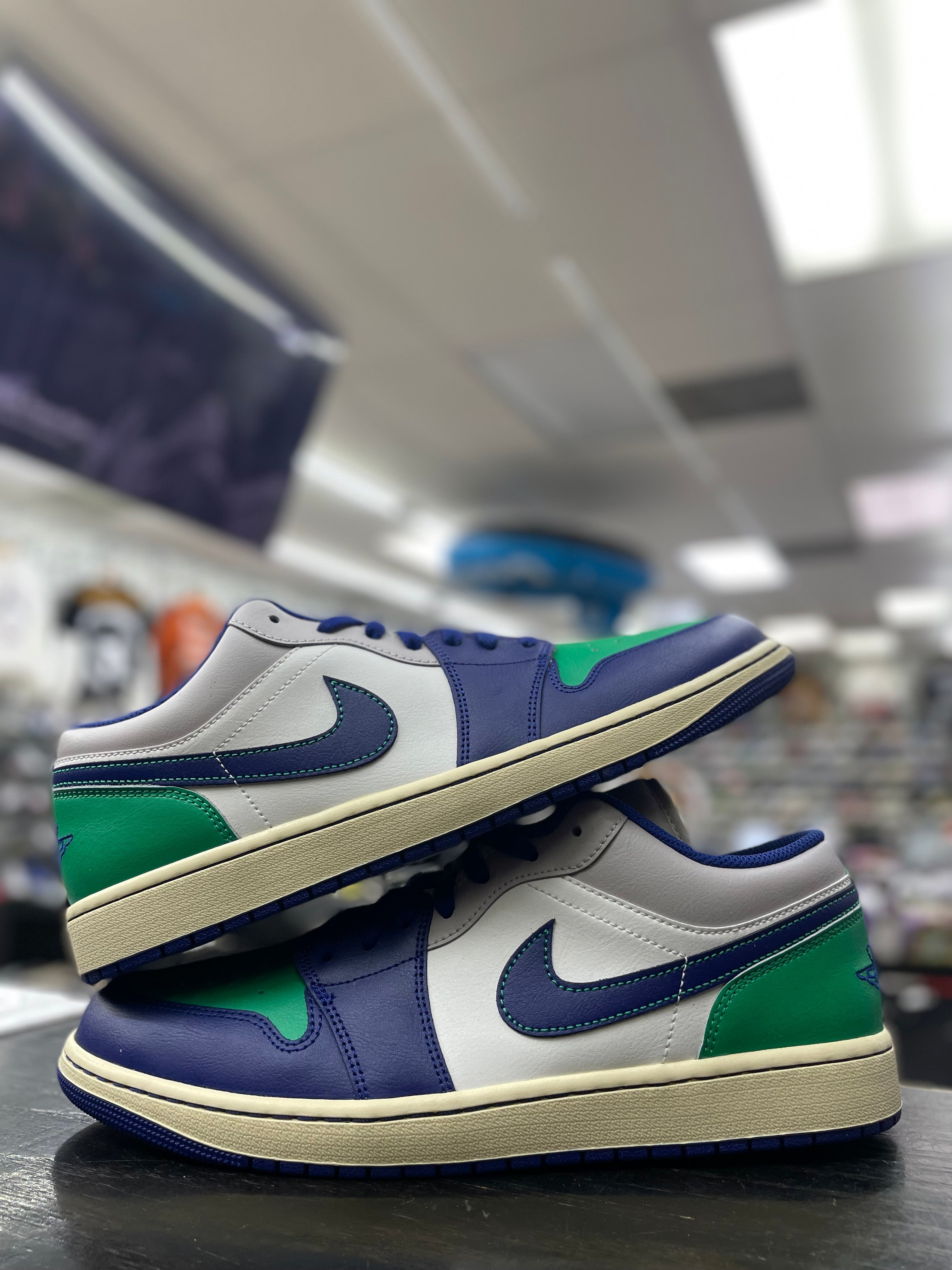 Air Jordan 1 Low “Rare Air” (553558-147)