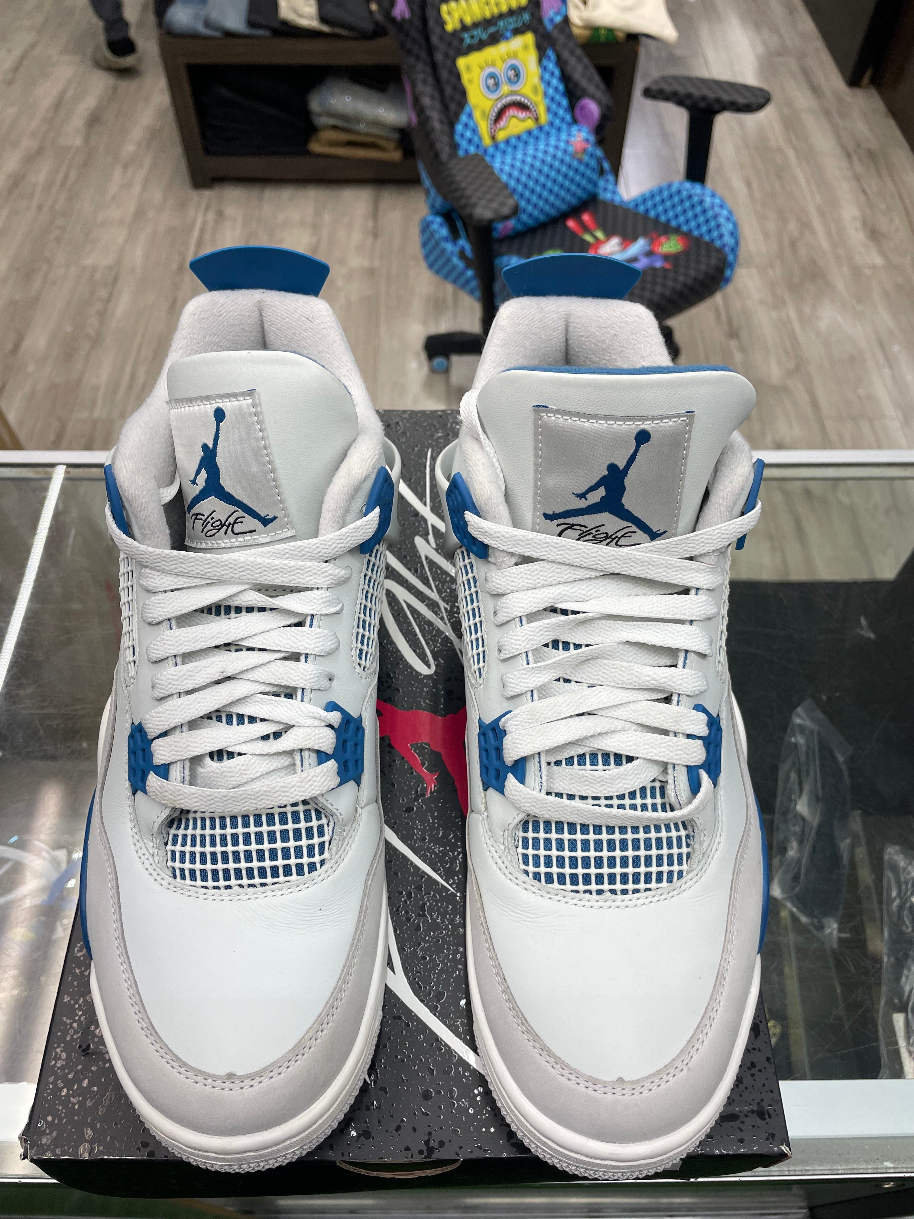 Air Jordan Retro 4 “Military Blue” *Size 11 Preowned* (FV5029-141)