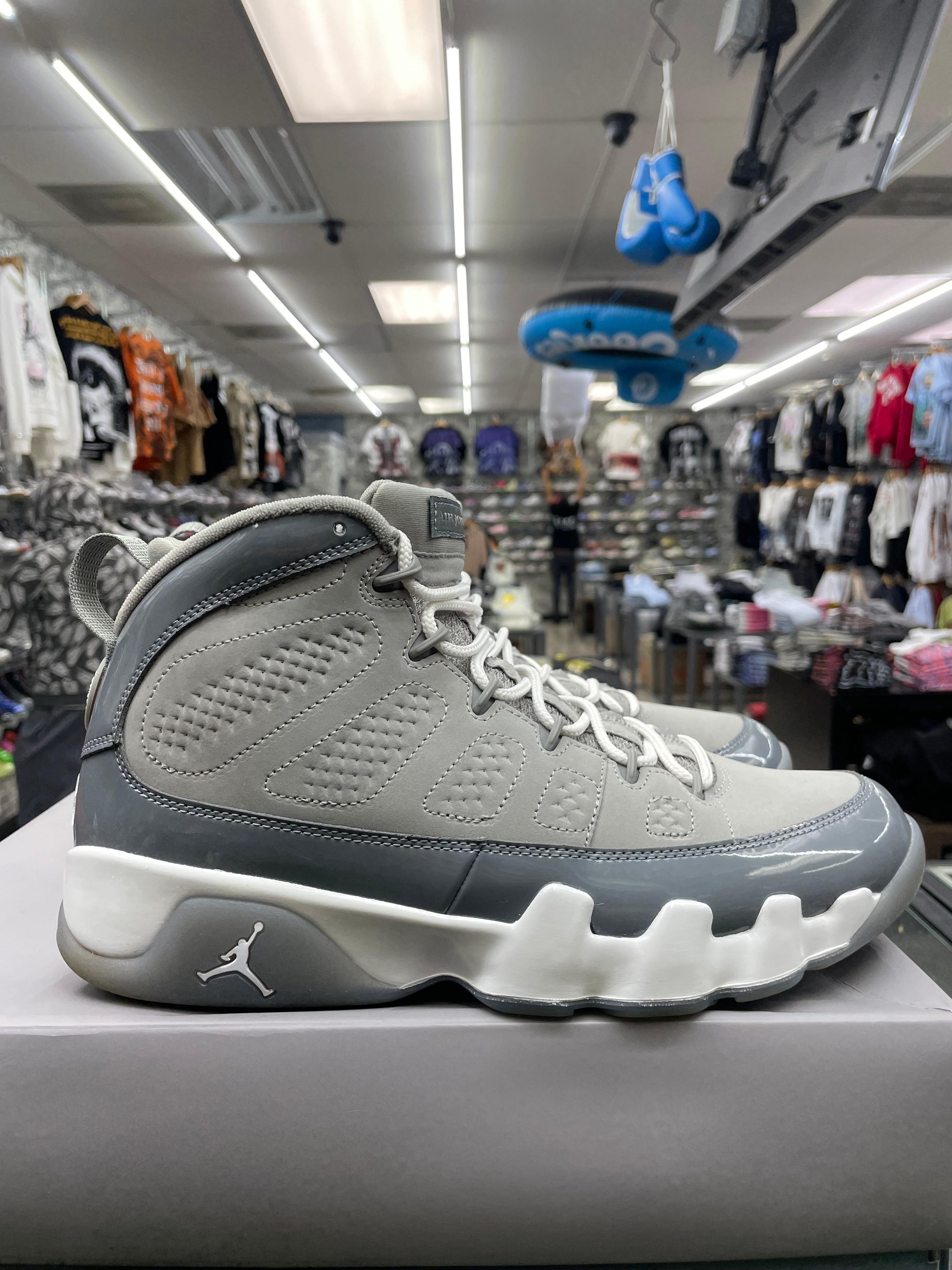 Air Jordan Retro 9 “Cool Grey” *Size 9.5 Preowned*(HV4794-011)