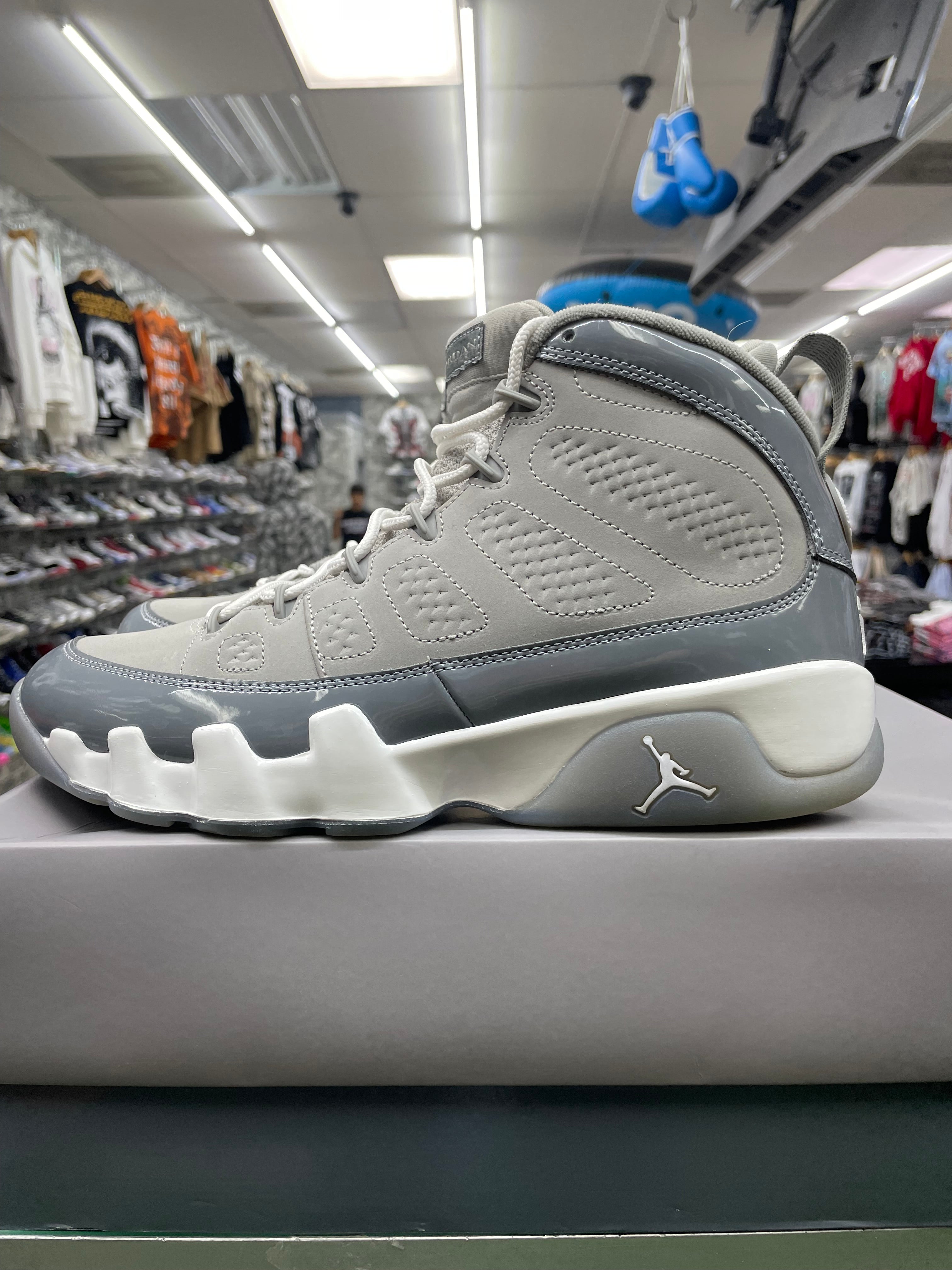 Air Jordan Retro 9 “Cool Grey” *Size 9.5 Preowned*(HV4794-011)