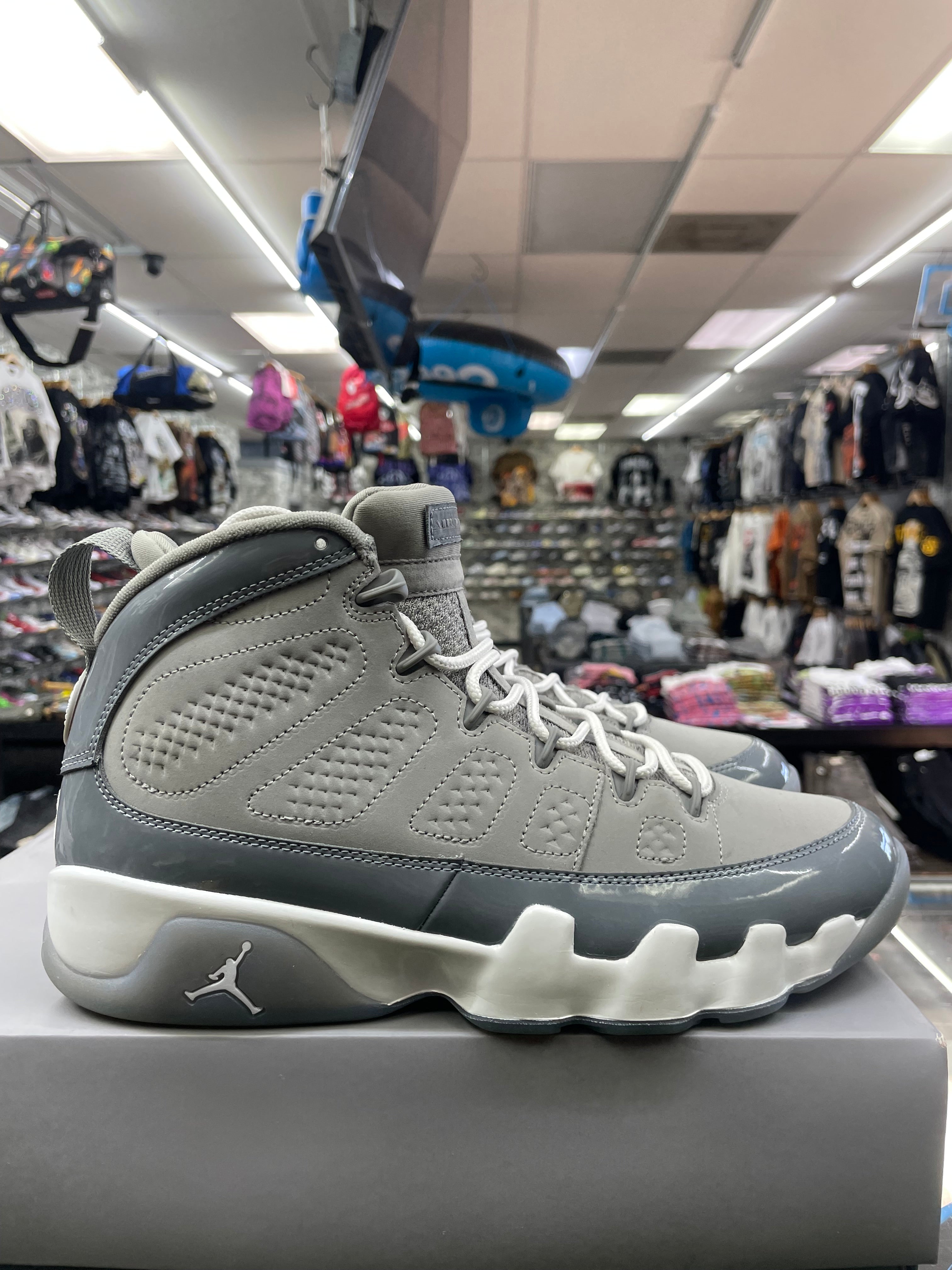 Air Jordan Retro 9 “Cool Grey” *Size 9.5  Preowned* (HV4794-011)