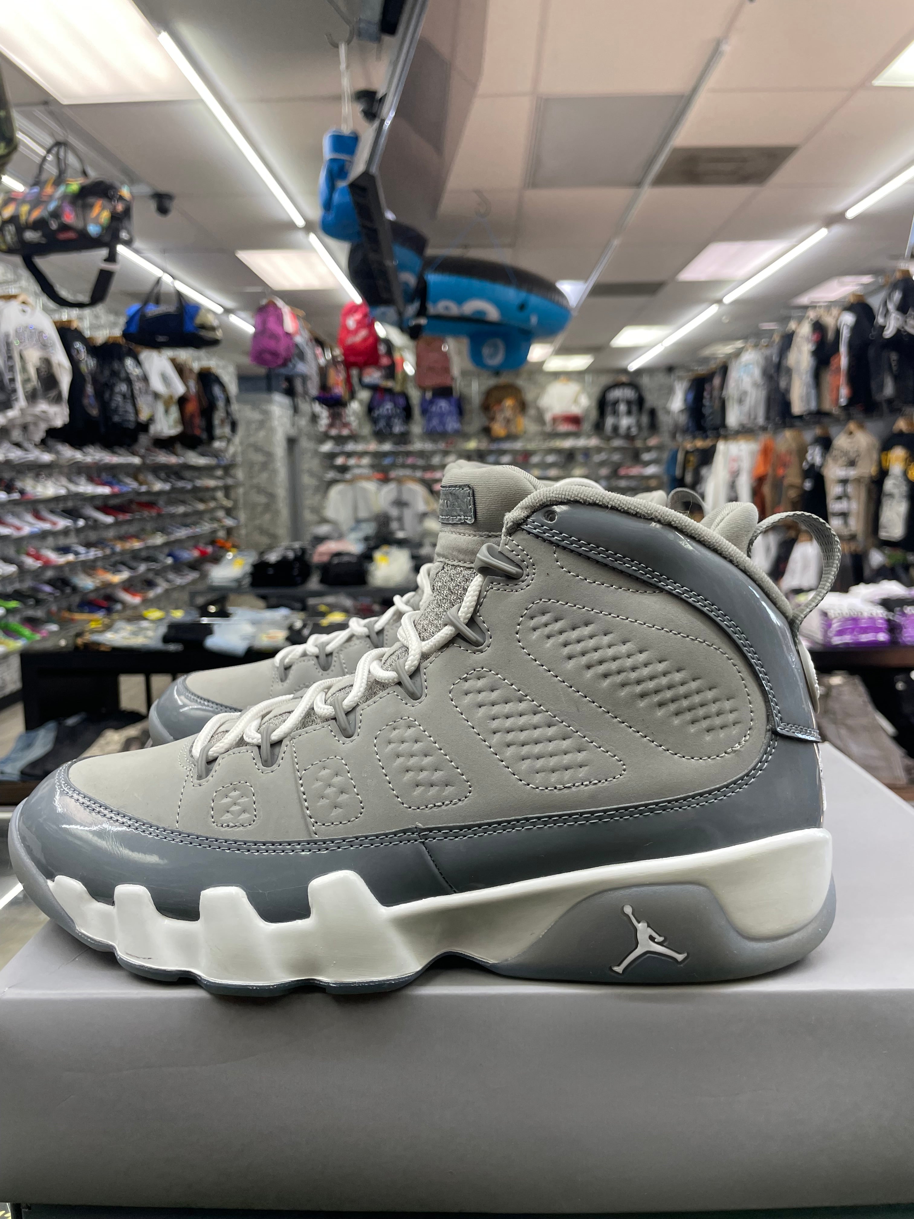 Air Jordan Retro 9 “Cool Grey” *Size 9.5 Preowned* (HV4794-011)