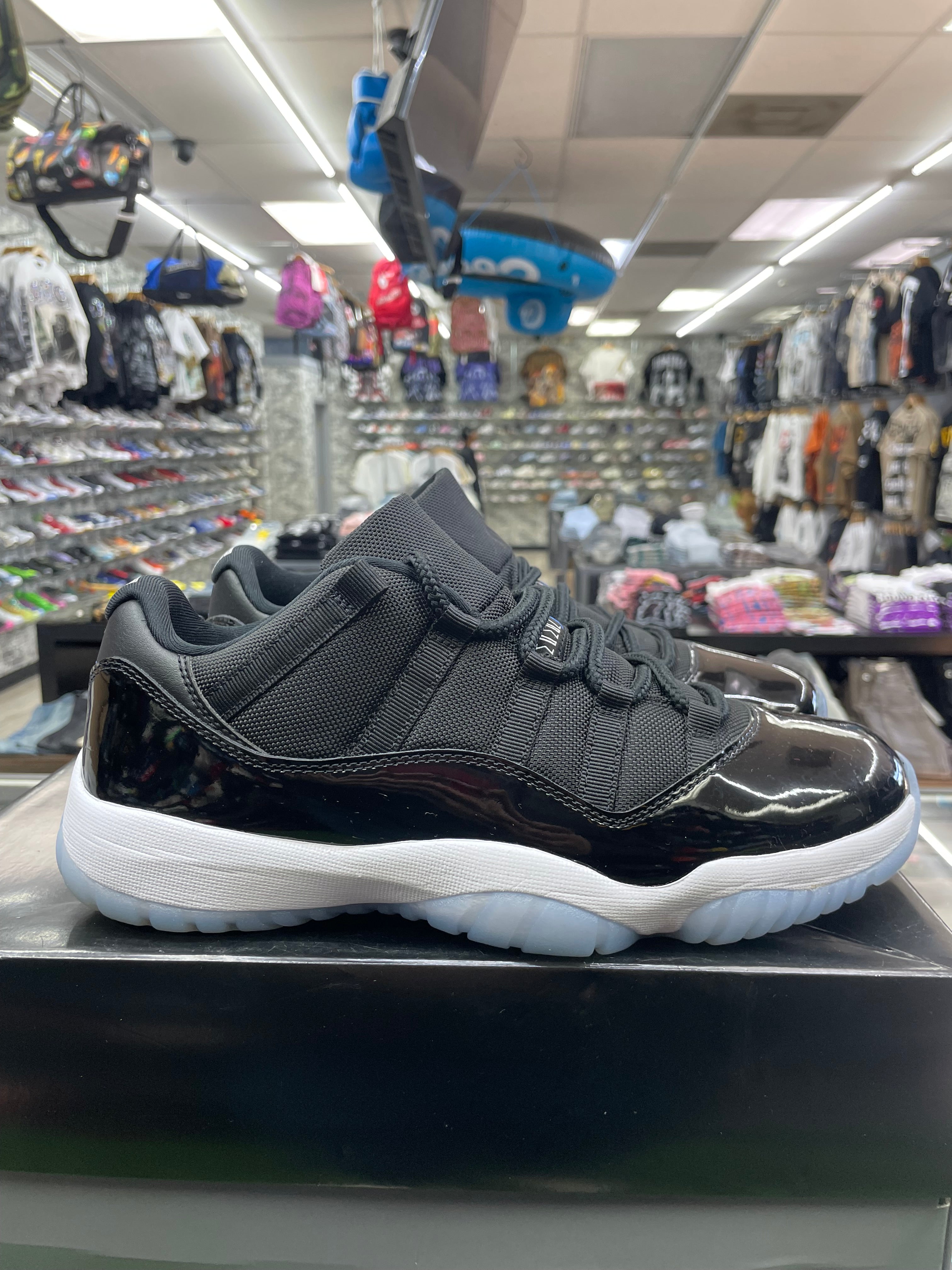 Air Jordan Retro 11 “Space Jam” *Size 10  Preowned* (FV5104-004)