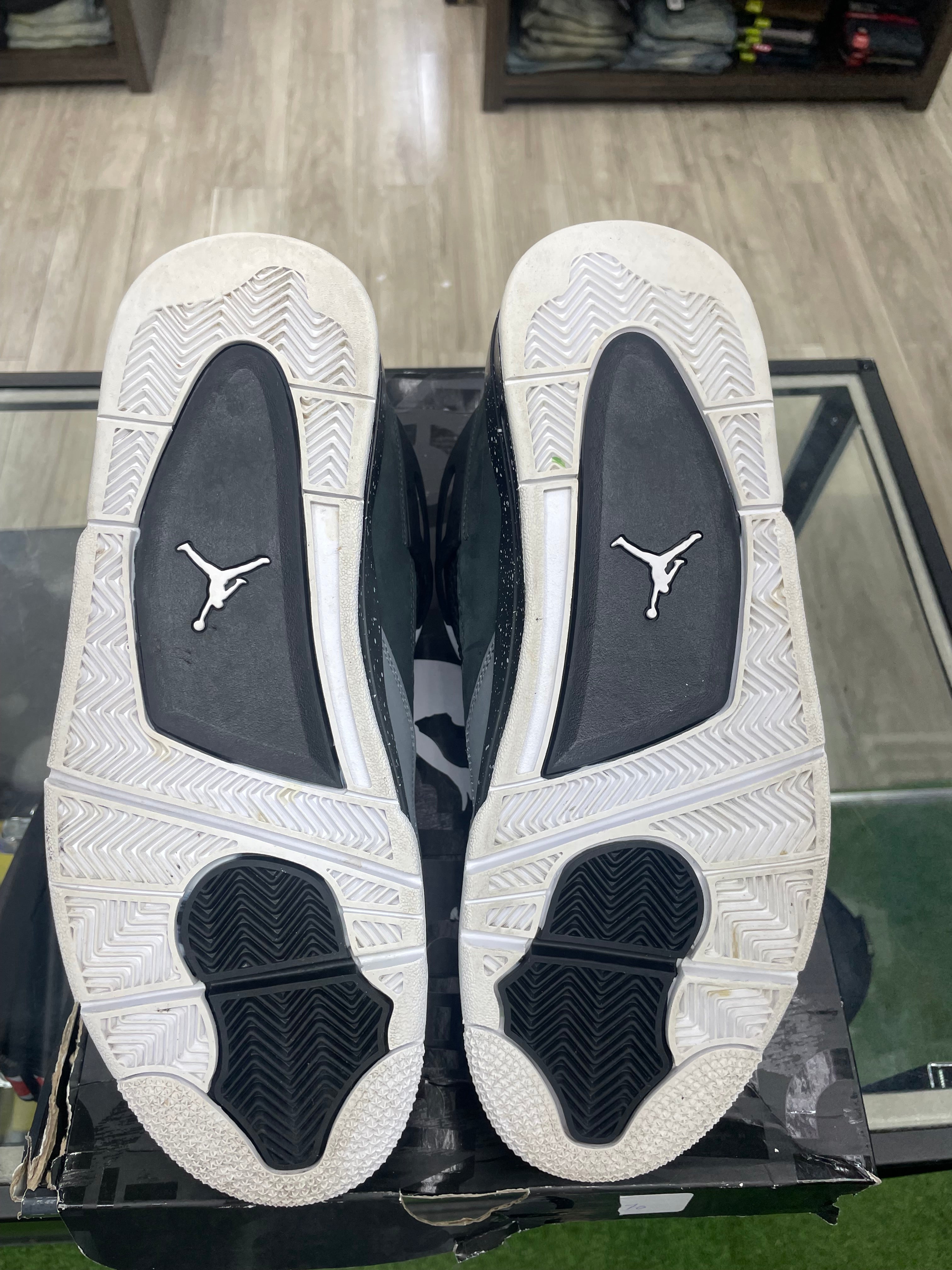 Air Jordan Retro 4 “Fear” *Size 11.5 Preowned* (FQ8138-002)