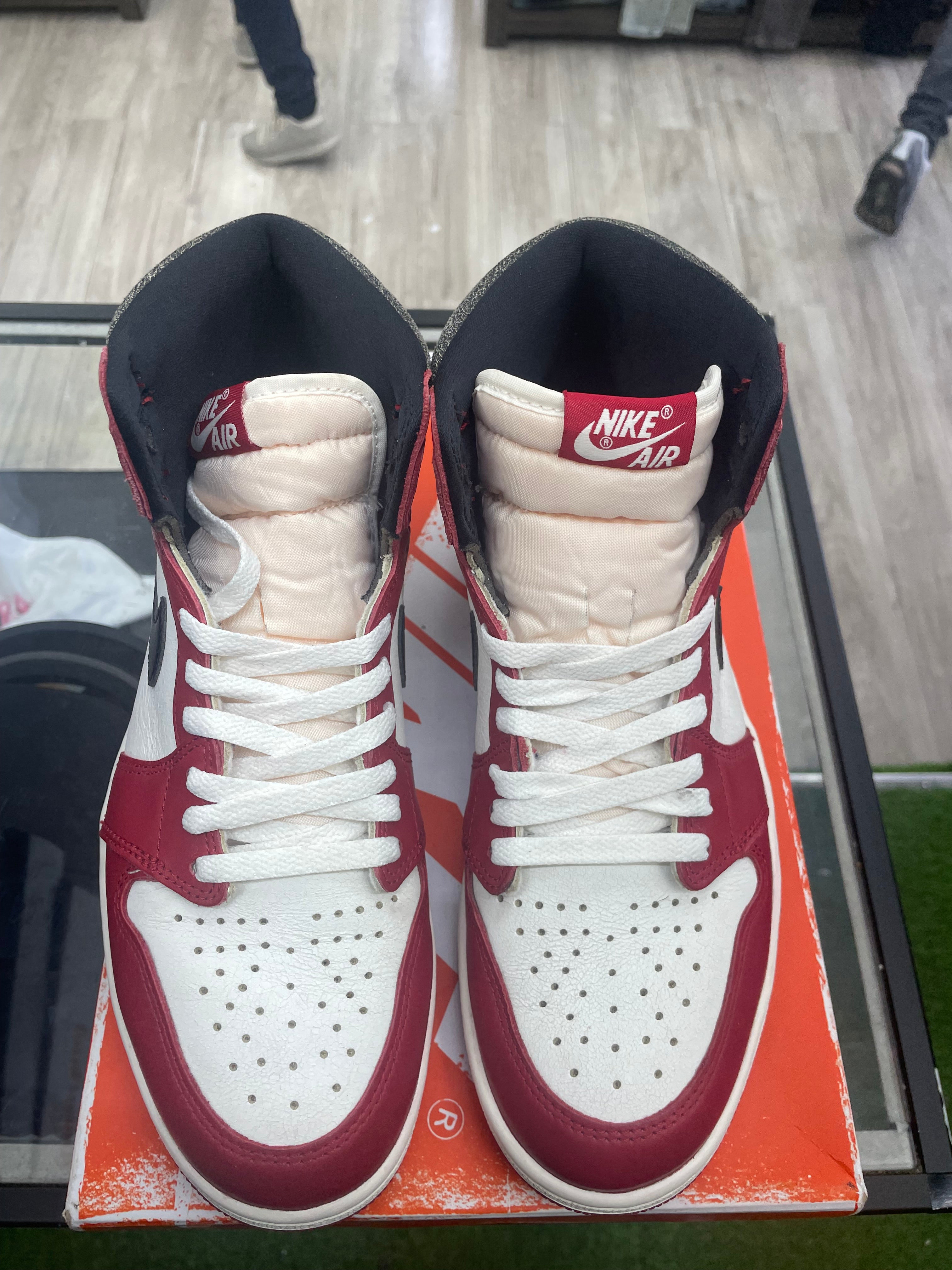 Air Jordan 1 “Chicago Lost And Found” *Size 9.5 Preowned* (DZ5485-612)