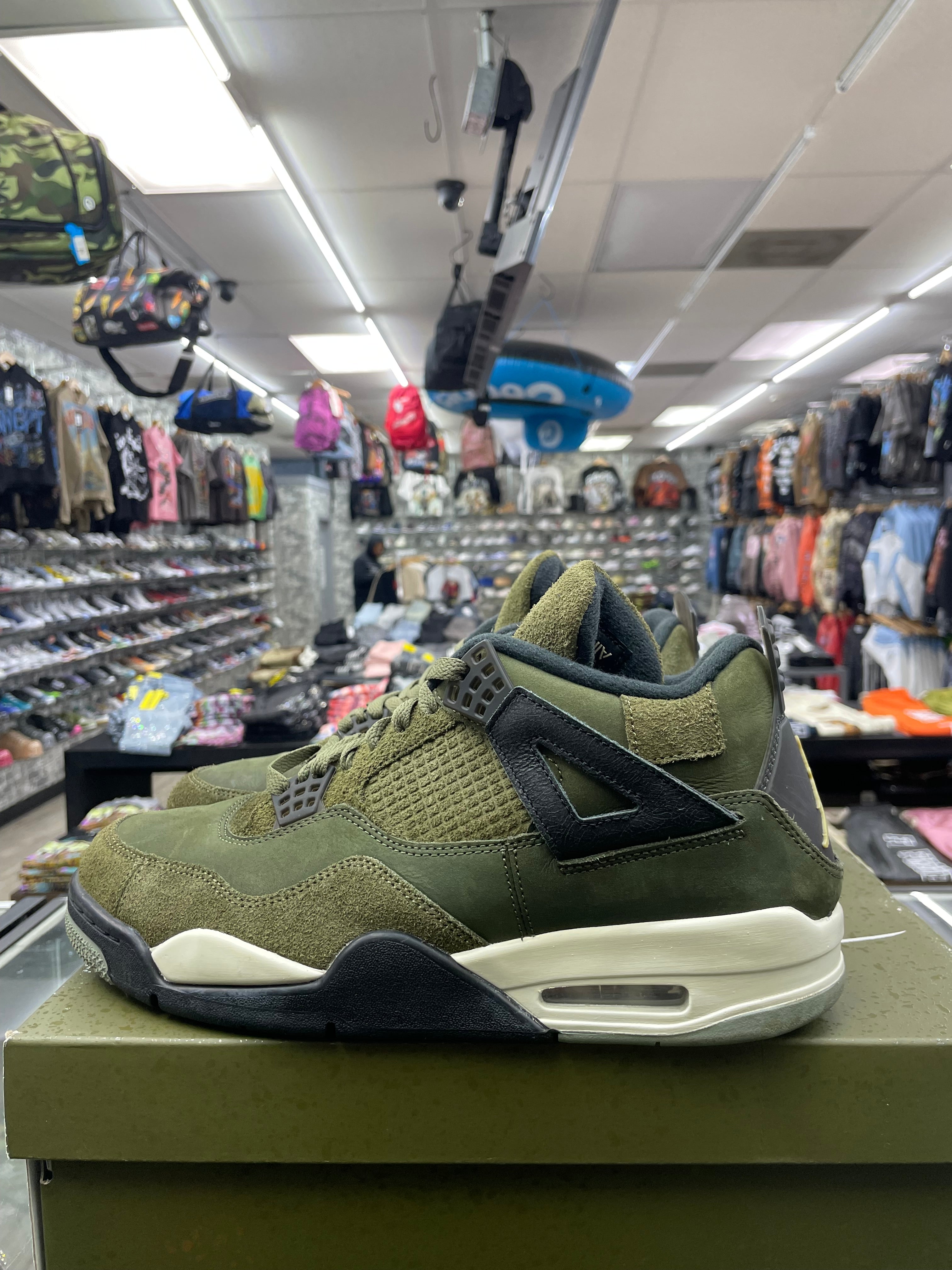 Air Jordan Retro 4 “Craft Medium Olive *Size 11 Preowned*