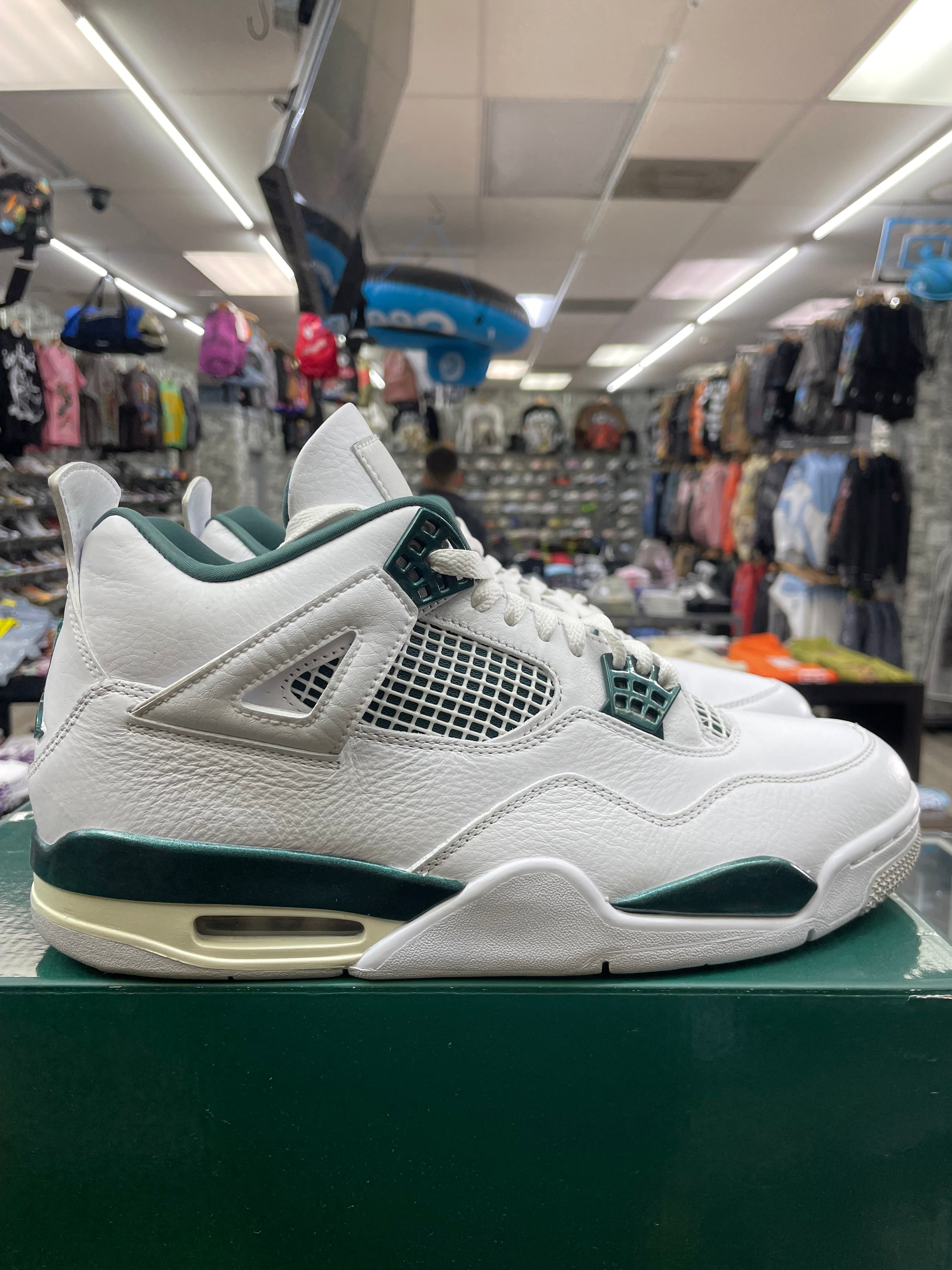 Air Jordan Retro 4 “Oxidized Green” *Size 11 Preowned*
