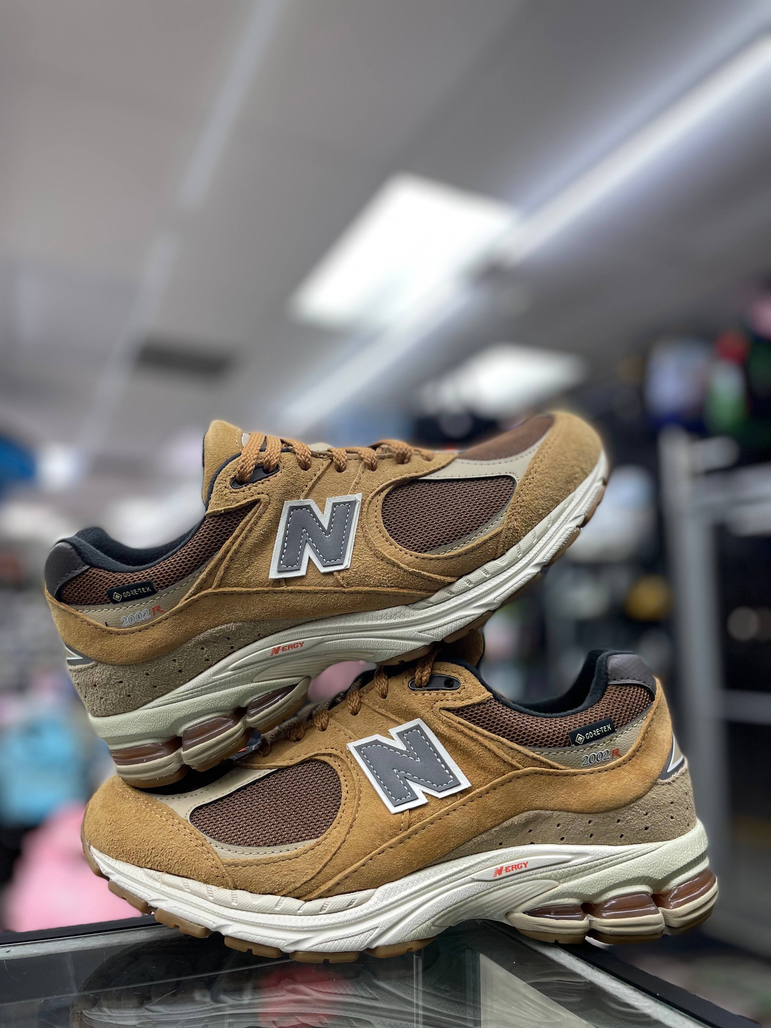 New Balance 2002R “Gore-Tex” (M2002RXG)
