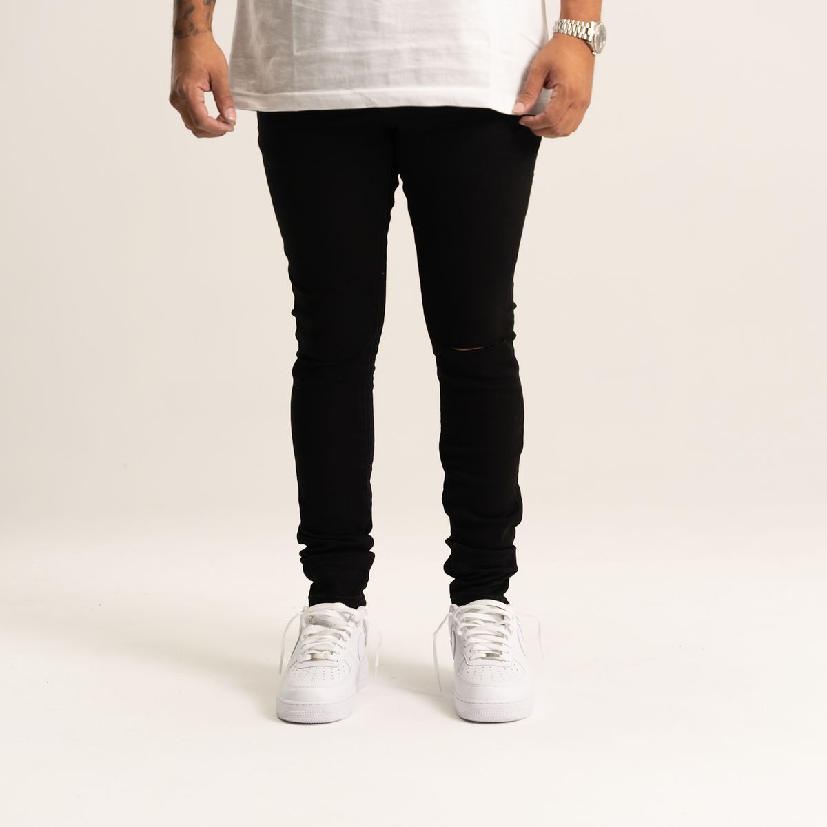 Reveer “Black Cutted” Jeans