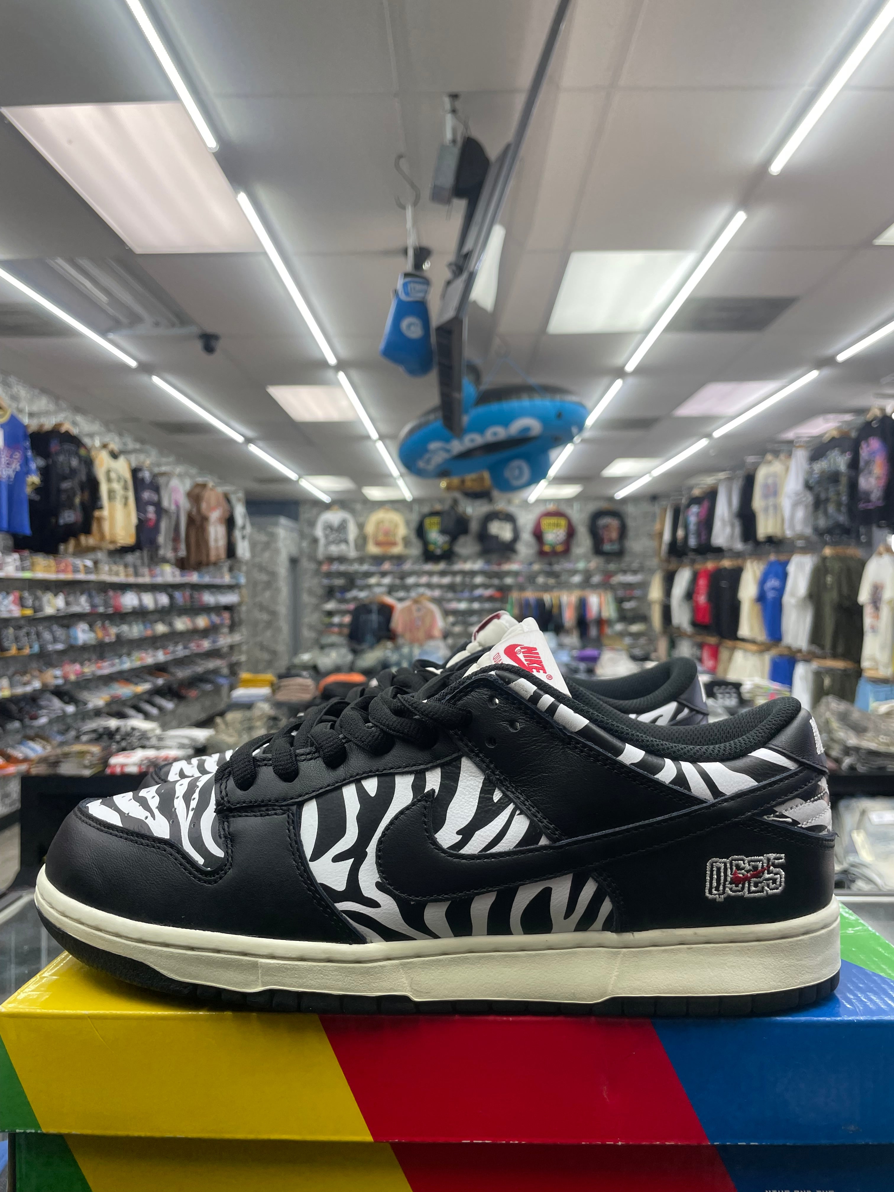 Nike SB Dunk Low “Quartersnacks Zebra” *Size 12 Preowned*