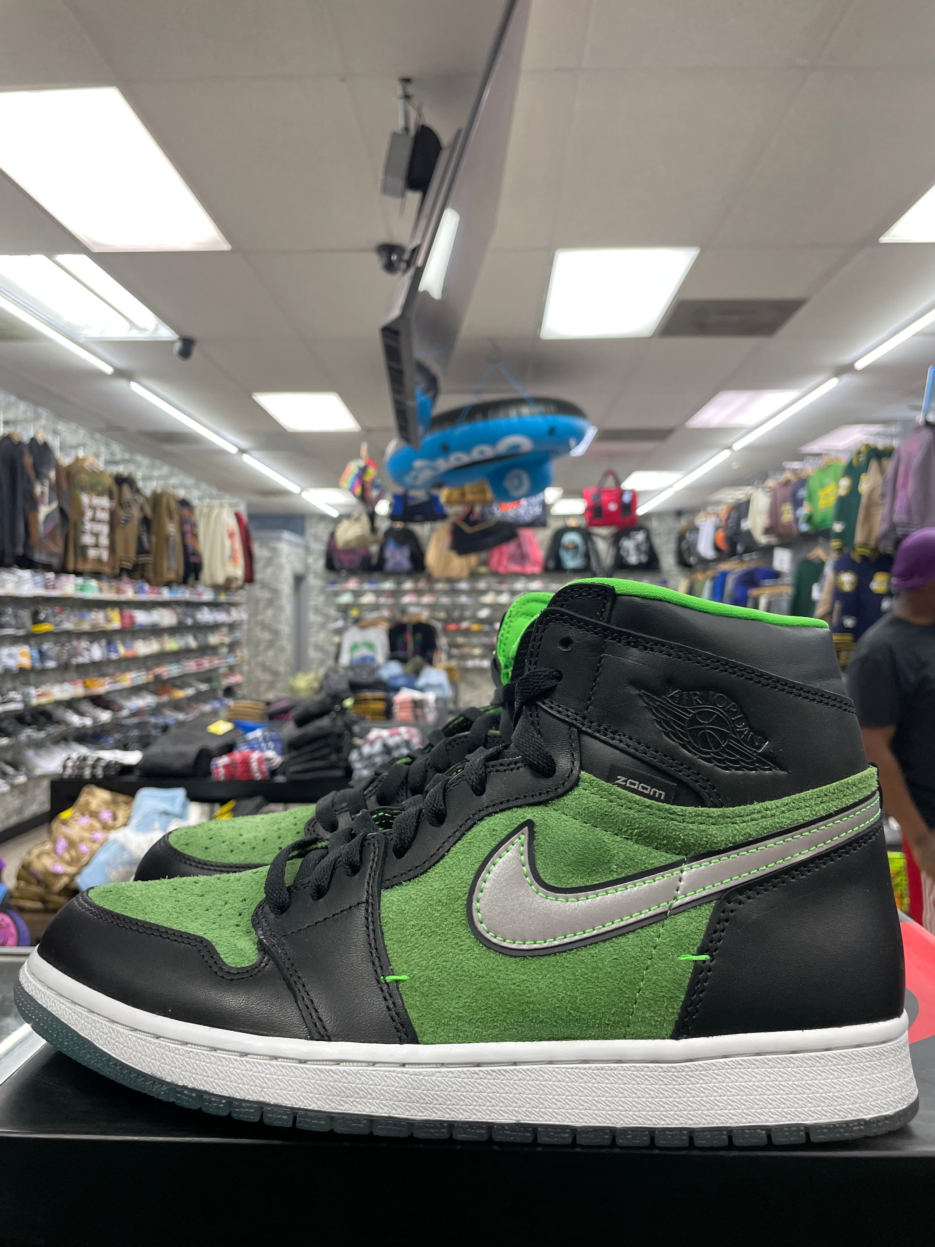 Air Jordan 1 "Zoom Zen Green" *Size 11 Preowned*