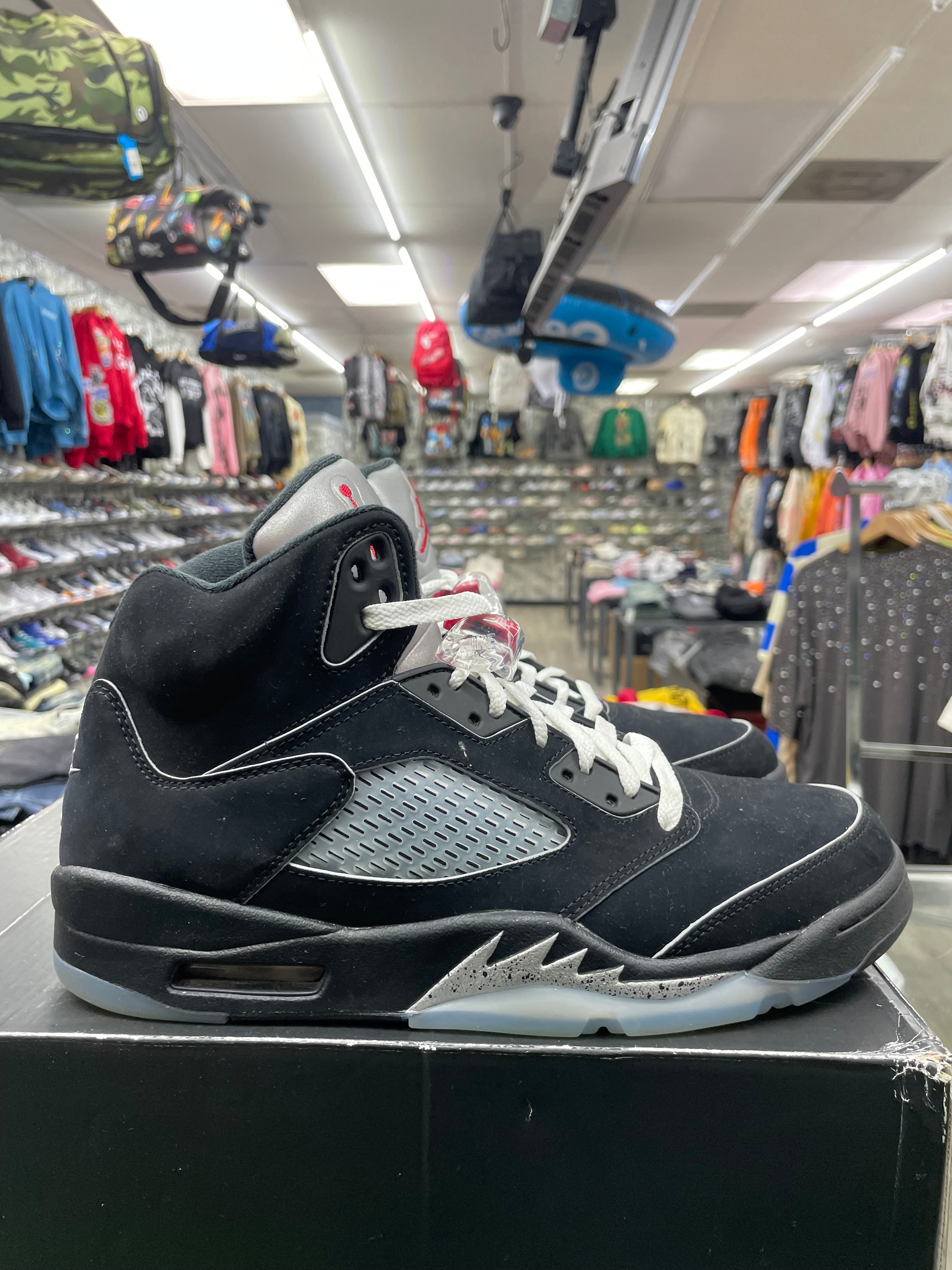 Air Jordan Retro 5 “Black Metallic Reimagined” *Size 10.5 Preowned*