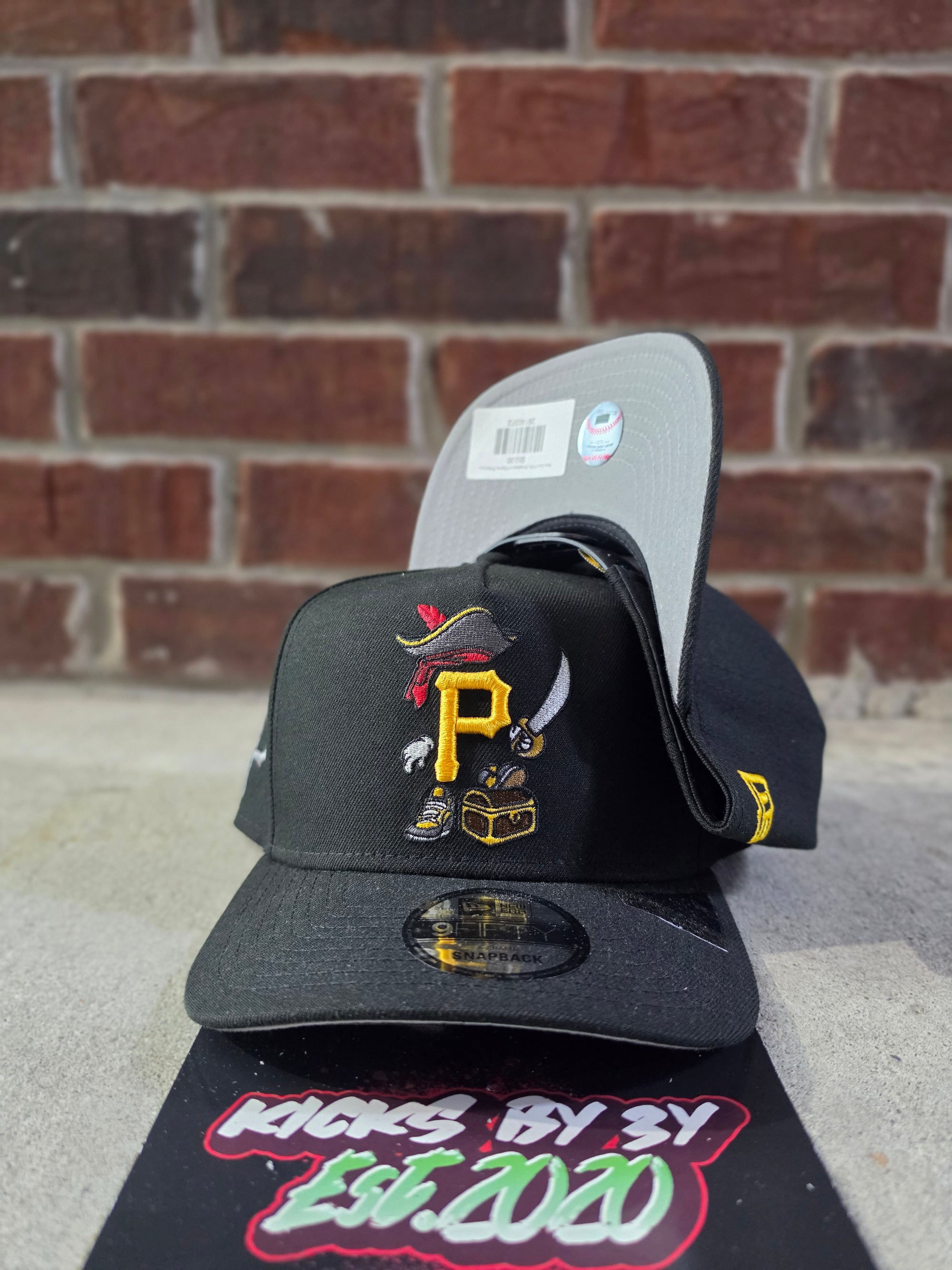 New Era 9Fifty Snapback A-Frame "Pittsburgh Pirates" CARTOON 60800174