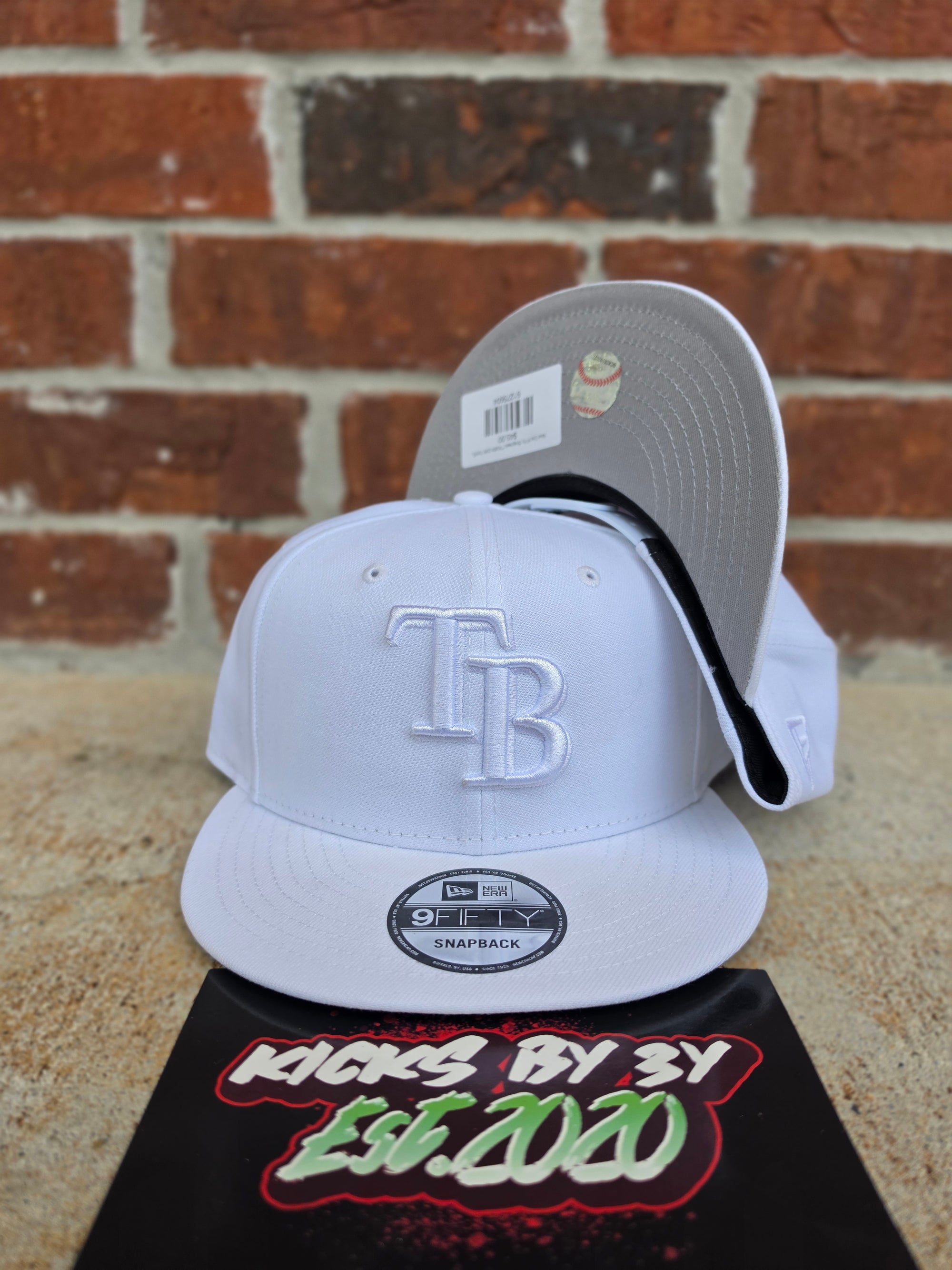 New Era 9Fifty Snapback "TAMPA BAY RAYS" TRIPLE WHITE  60440227