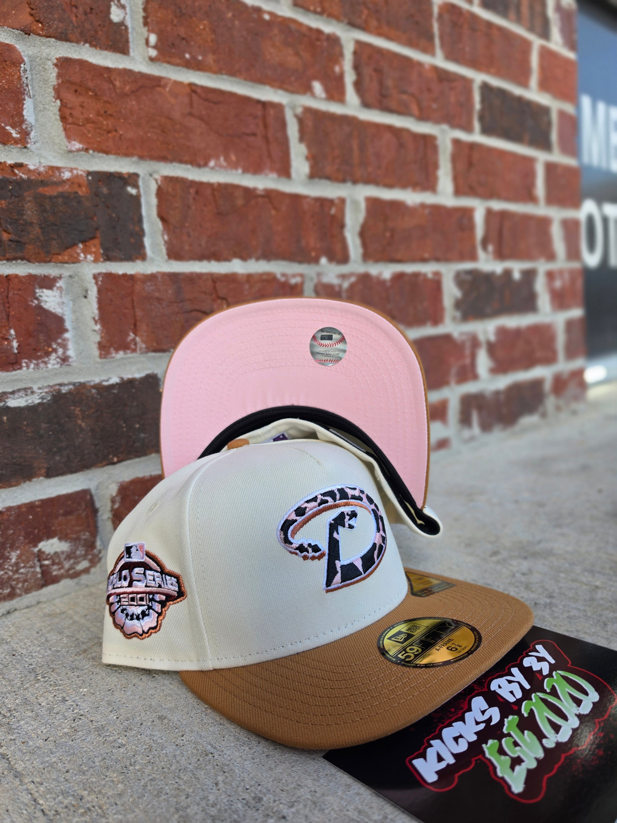 New Era 59Fifty Fitted A-Frame "Arizona Diamondbacks" 2001 World Series Pink Cheetah Print/ Cream