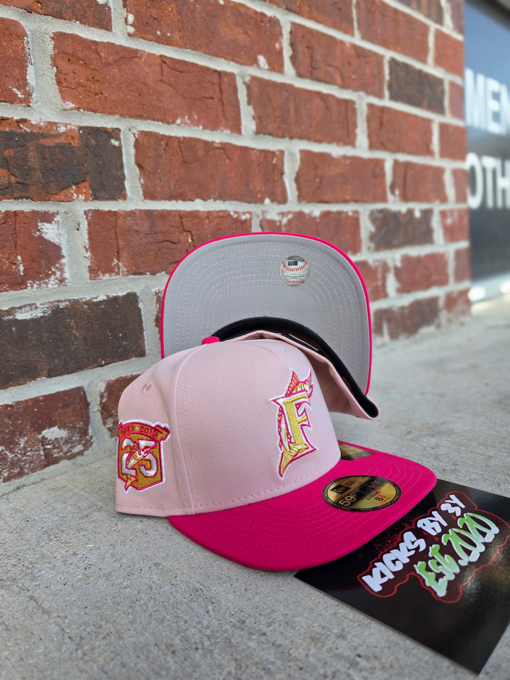New Era 59Fifty Fitted A-Frame "Florida Marlins" 25th year Anniversary Triple Pink