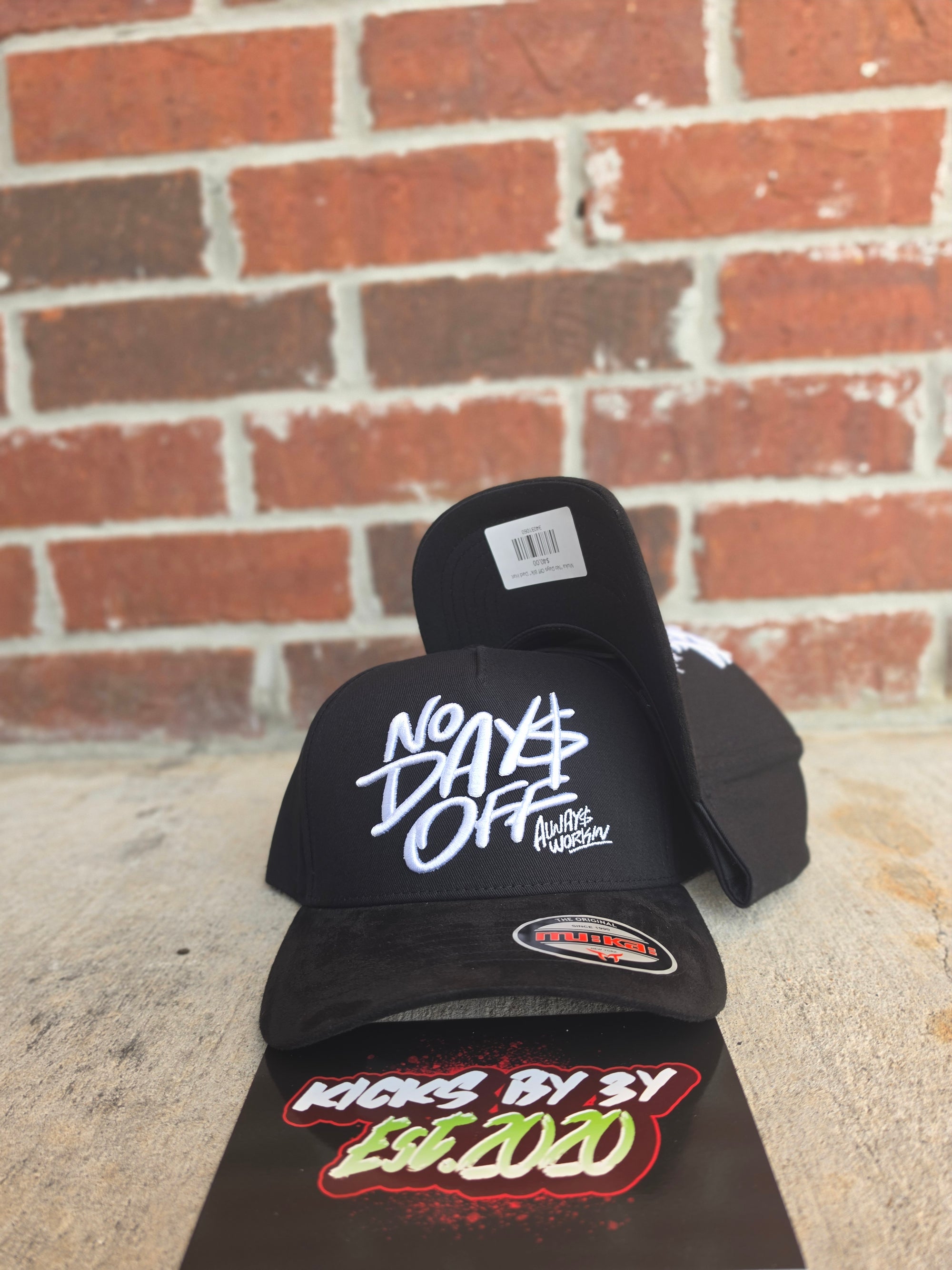 Muka "No Days Off Blk" Dad Hat