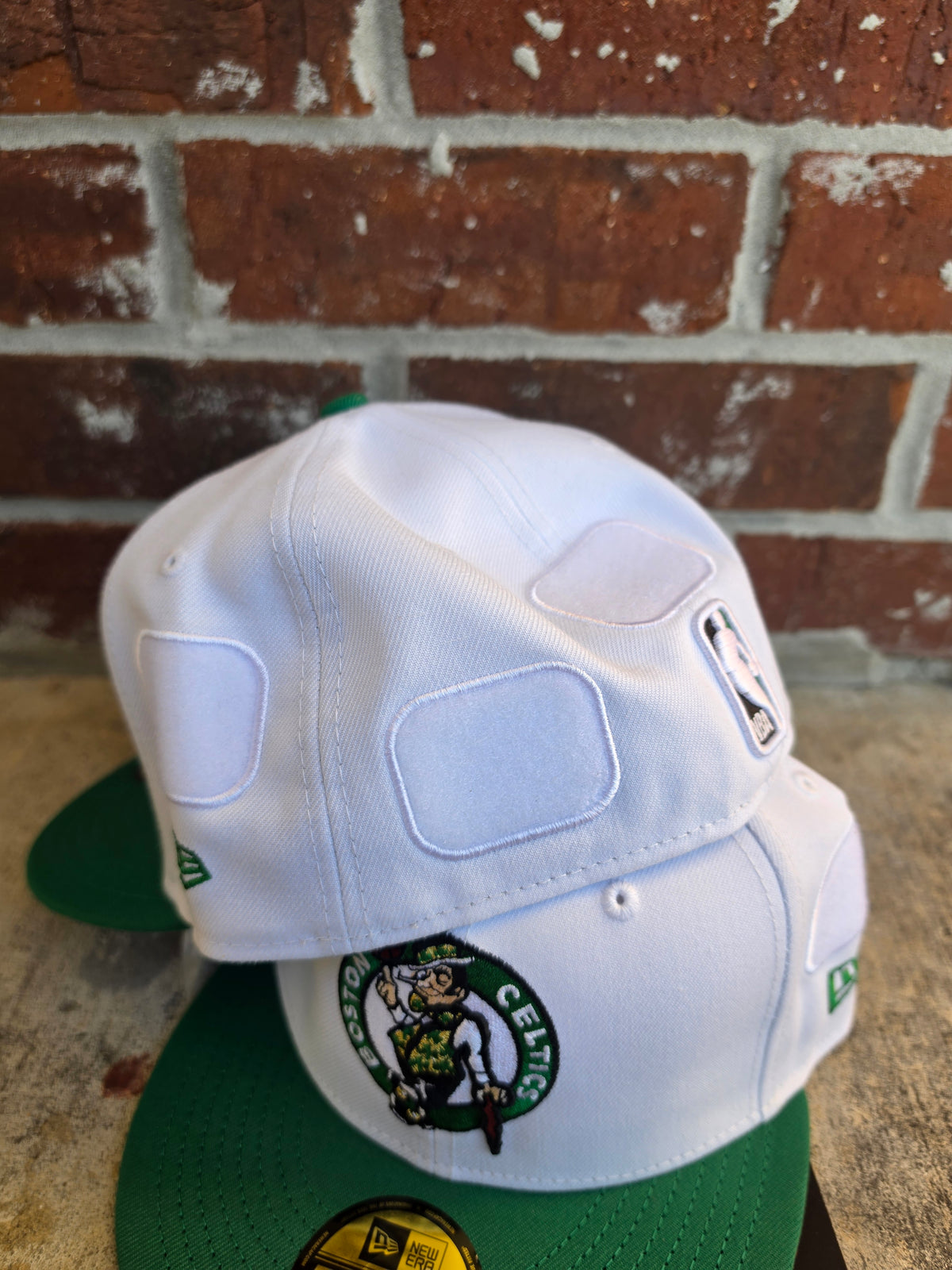 New Era 59Fifty Fitted  "BOSTON CELTICS" 60967996 PATCHES PACK