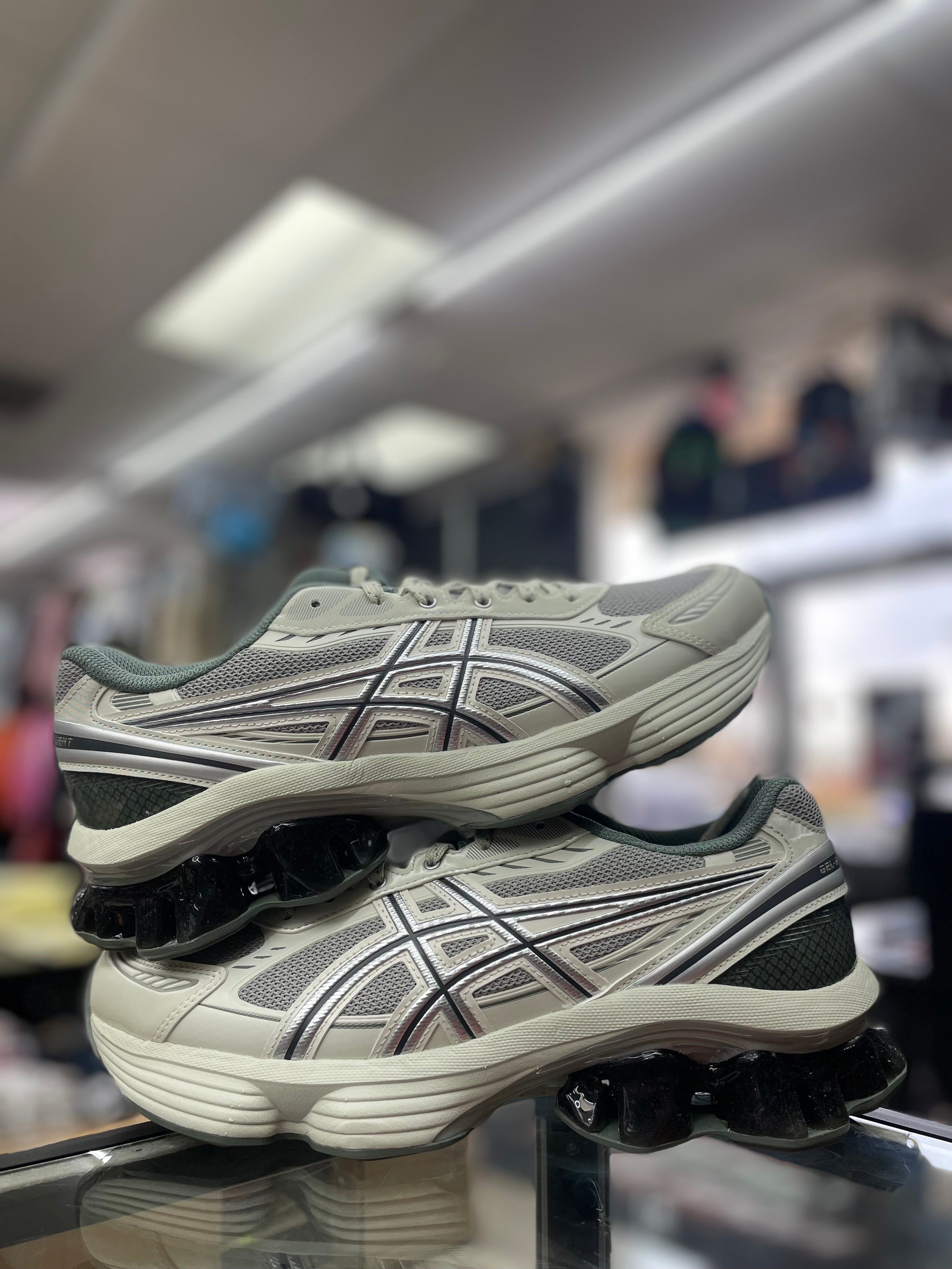 Asics Gel-Kinetic Fluent “Seal Grey Pure Silver” (1203A591-021)