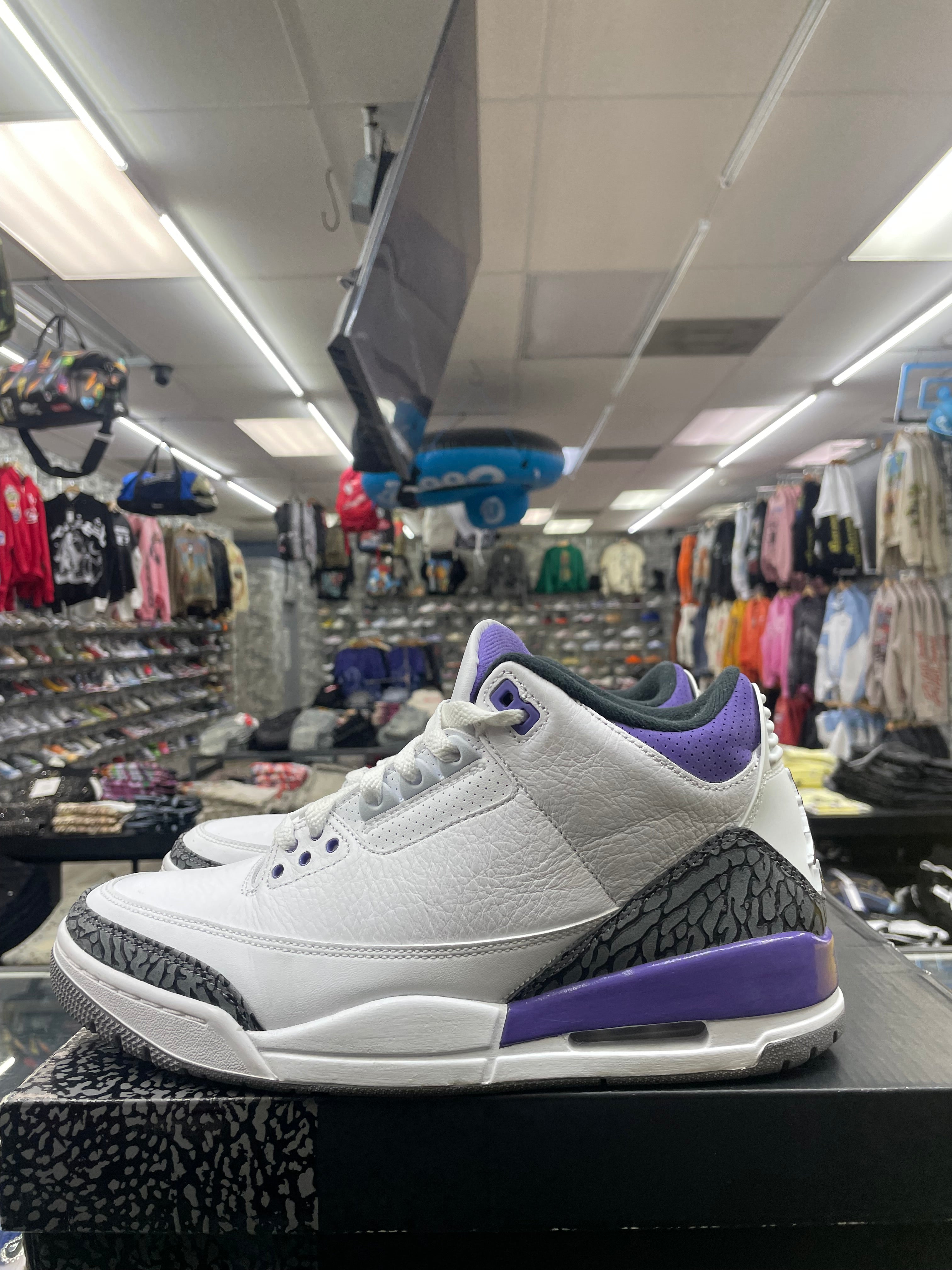Air Jordan Retro 3 “Dark Iris” *Size 9.5 Preowned*