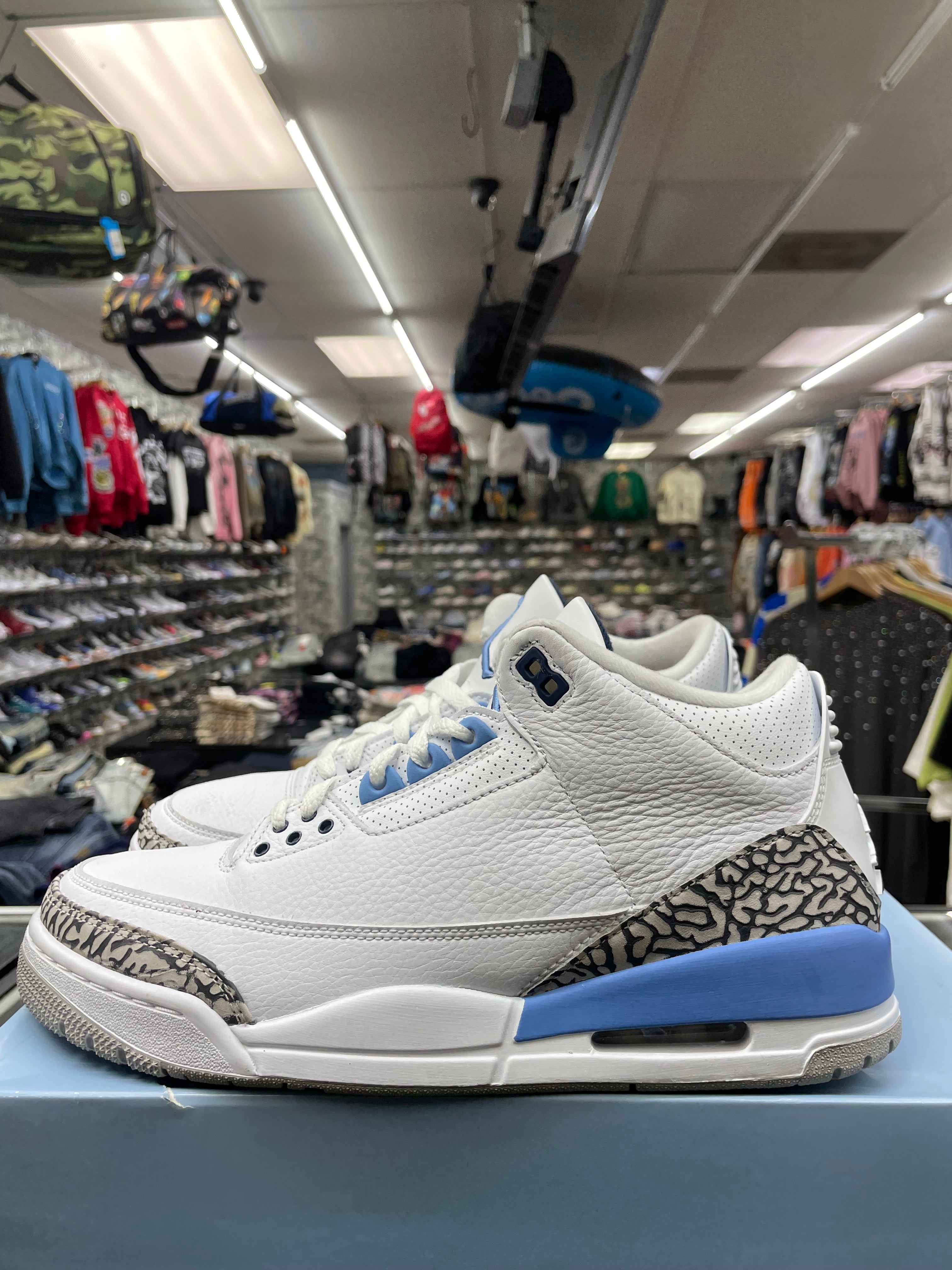 Air Jordan Retro 3 “UNC” *Size 10 Preowned*