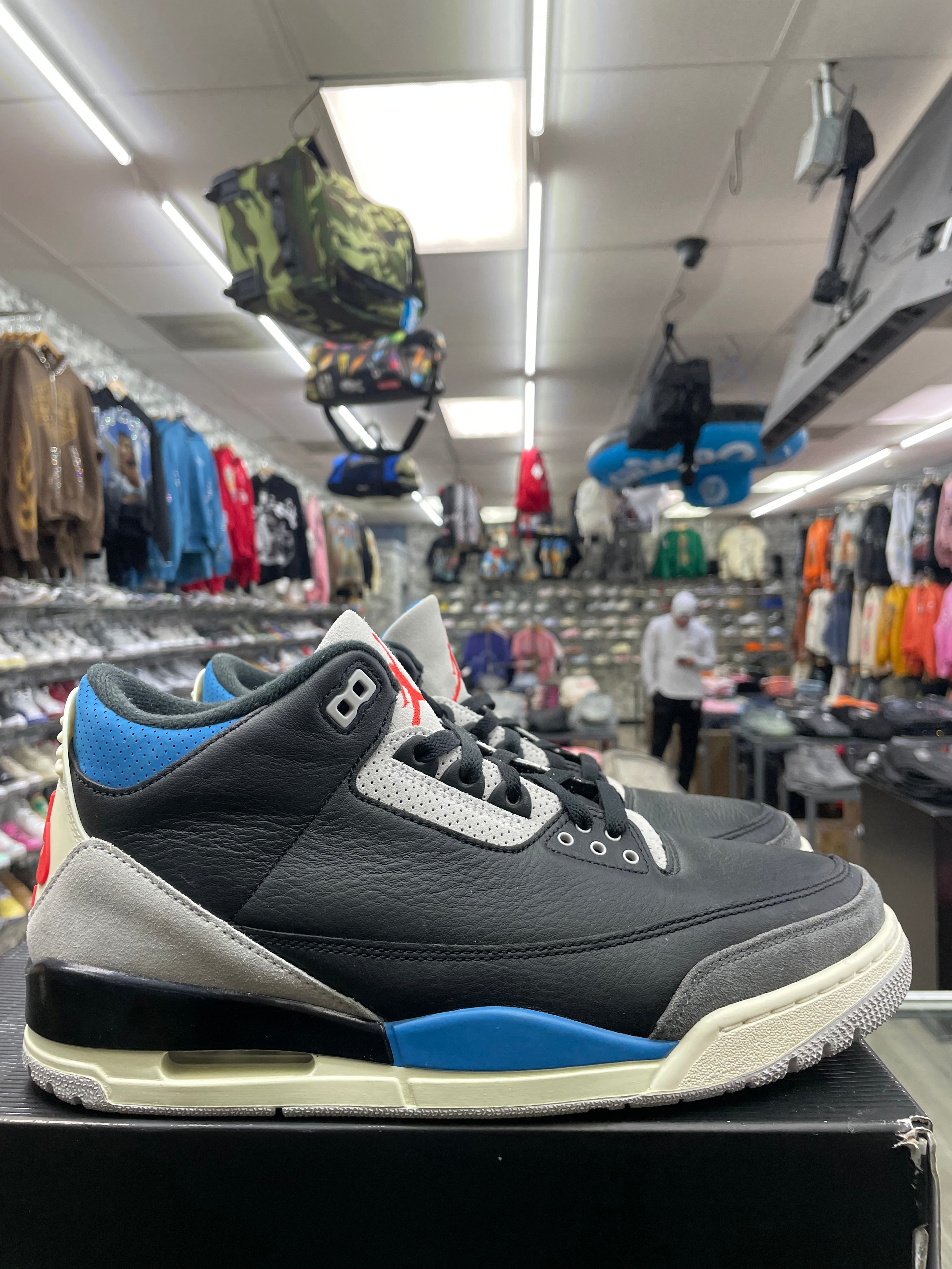 Air Jordan Retro 3 “Rare Air” *Size 11 Preowned*