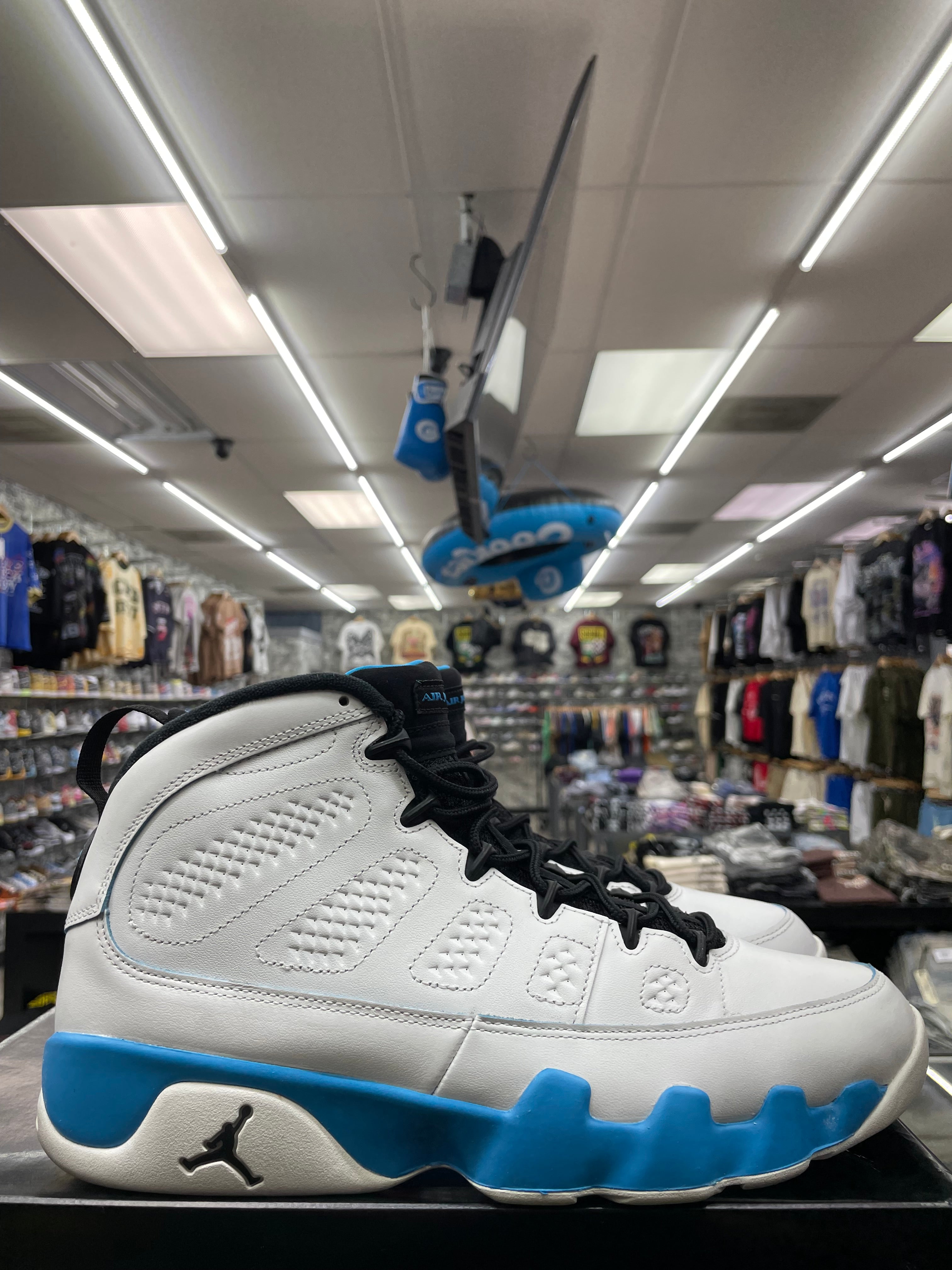 Air Jordan Retro 9 “Powder Blue” *Size 11 Preowned*