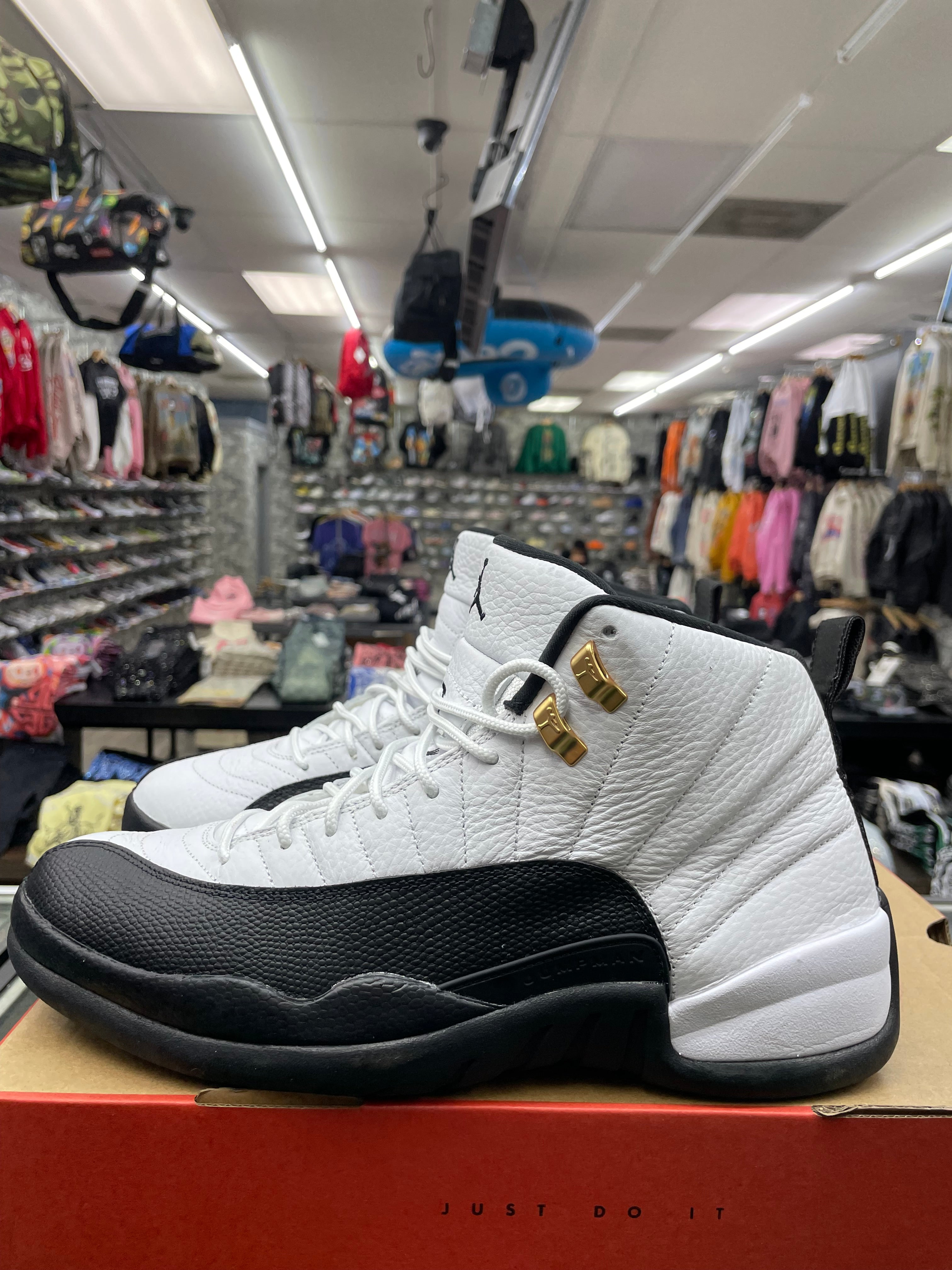 Air Jordan Retro 12 “Taxi” *Size 10.5 Preowned*