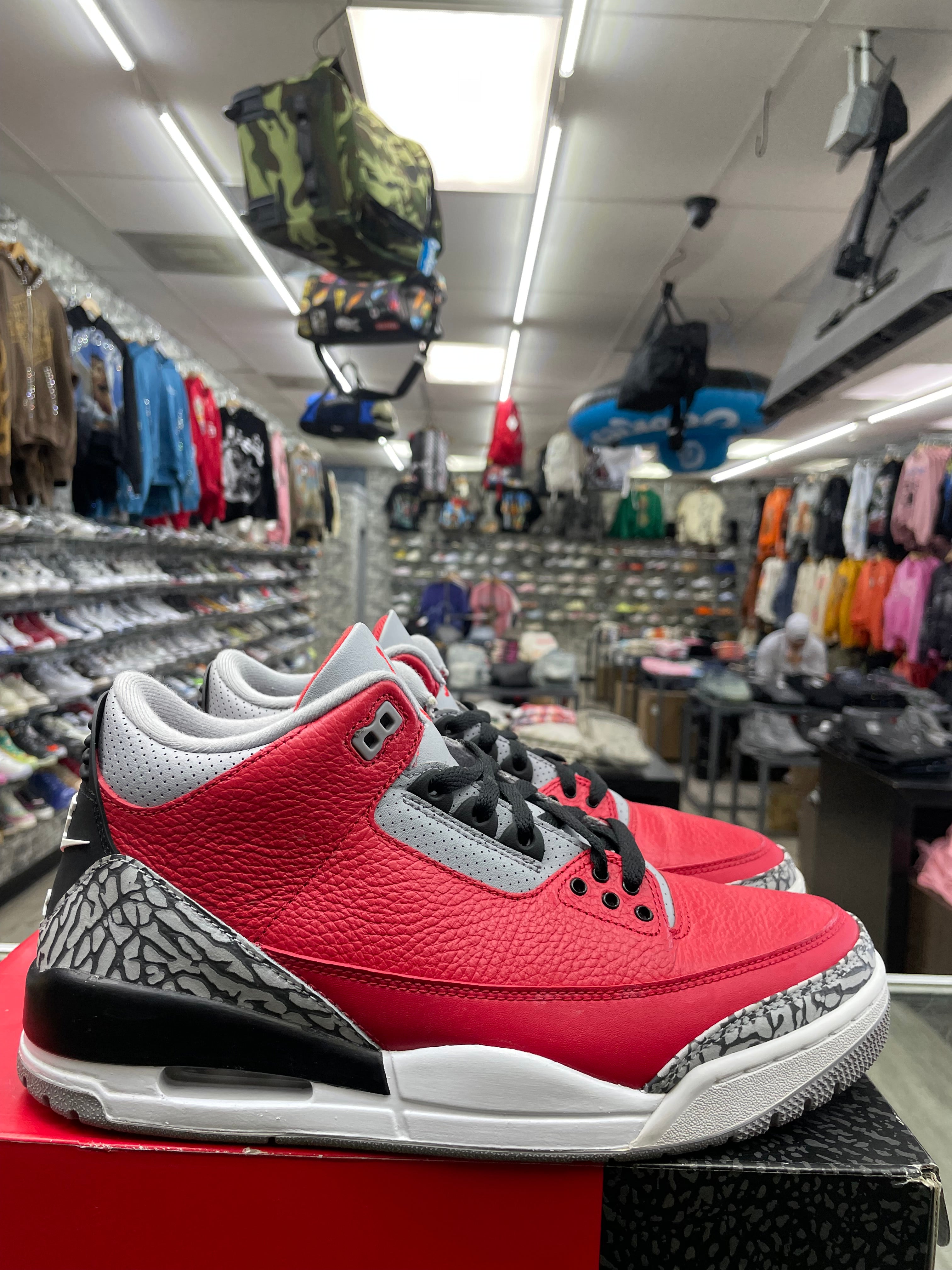 Air Jordan Retro 3 “Unite” *Size 10 Preowned*