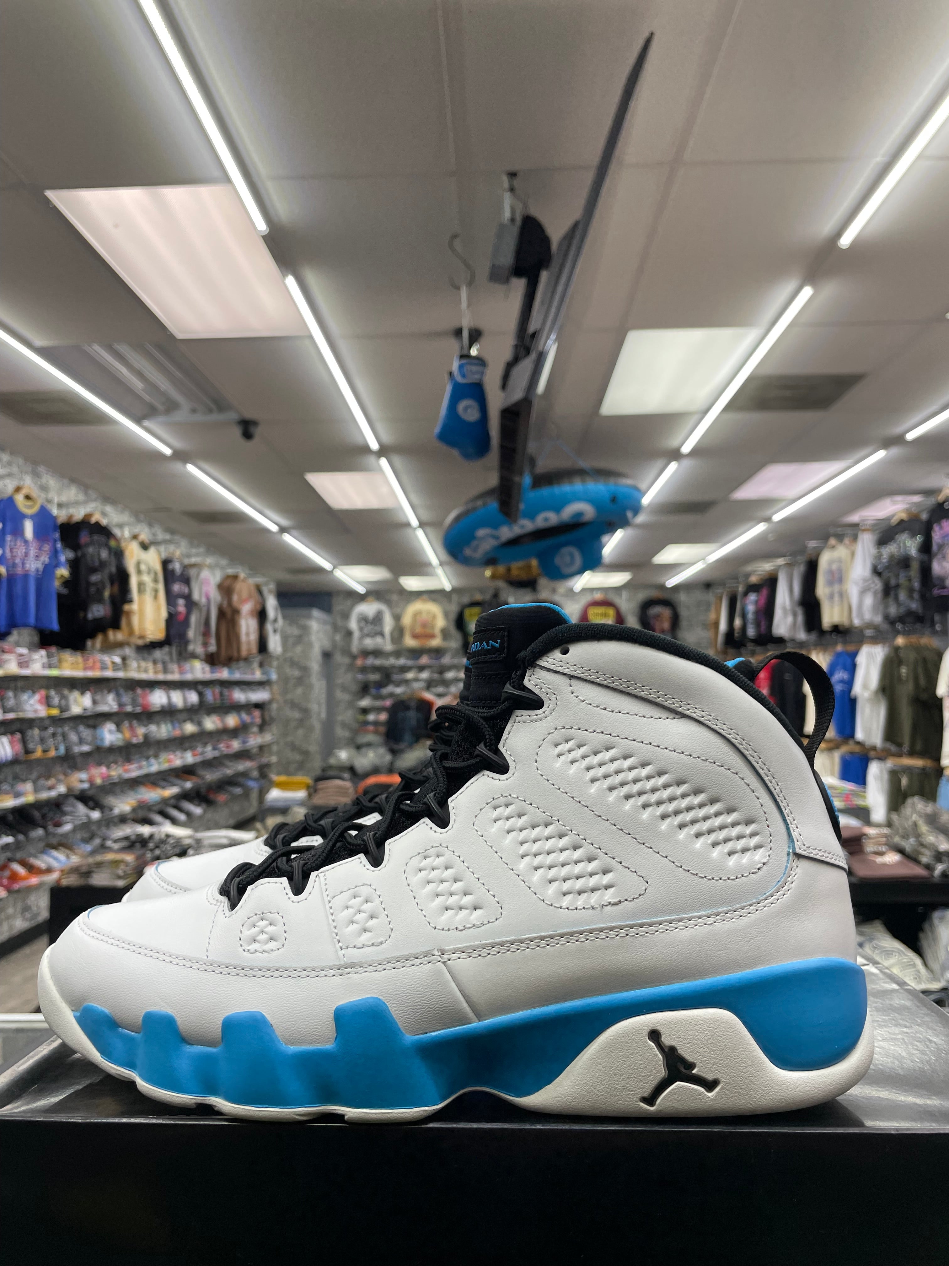 Air Jordan Retro 9 “Powder Blue” *Size 11 Preowned*