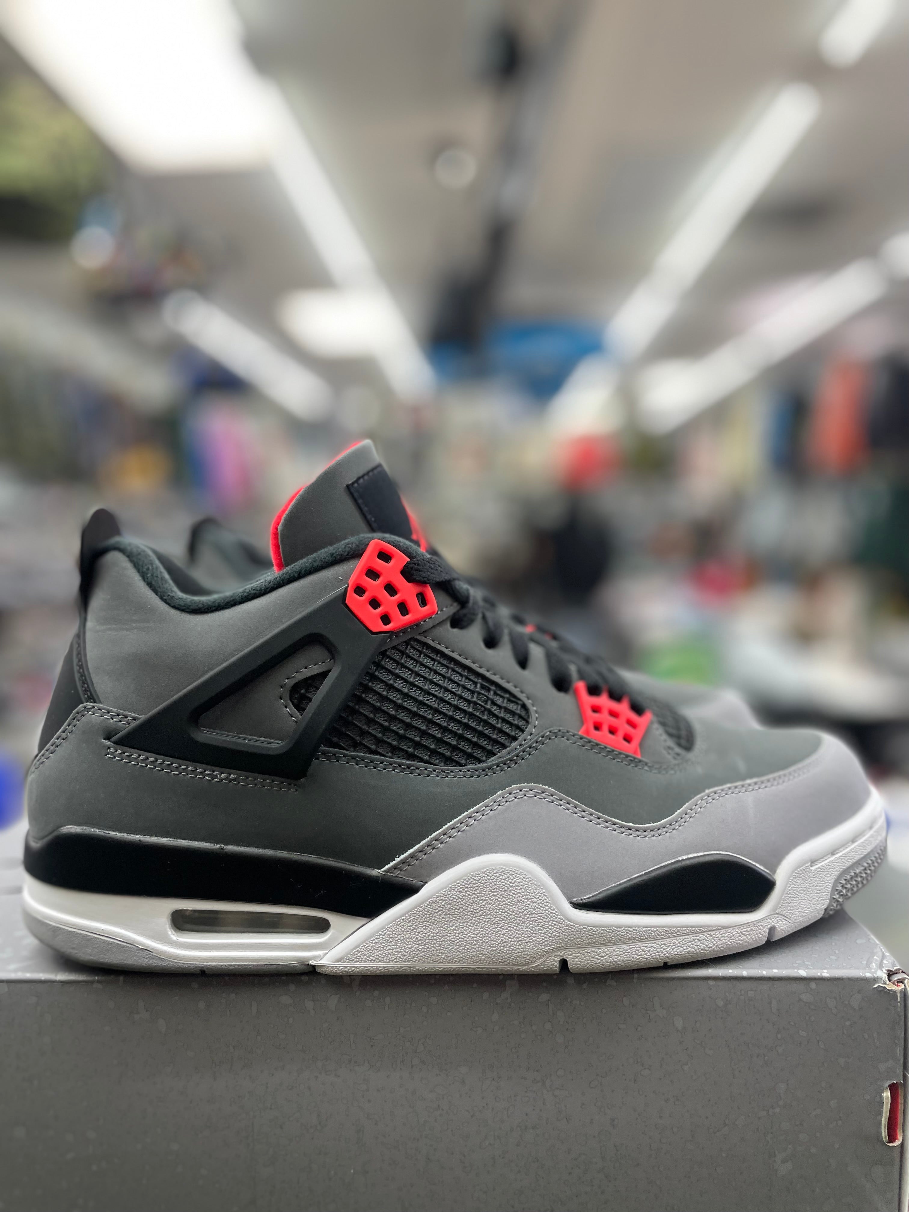 Air Jordan Retro 4 "Infared *Size 11 Preowned*