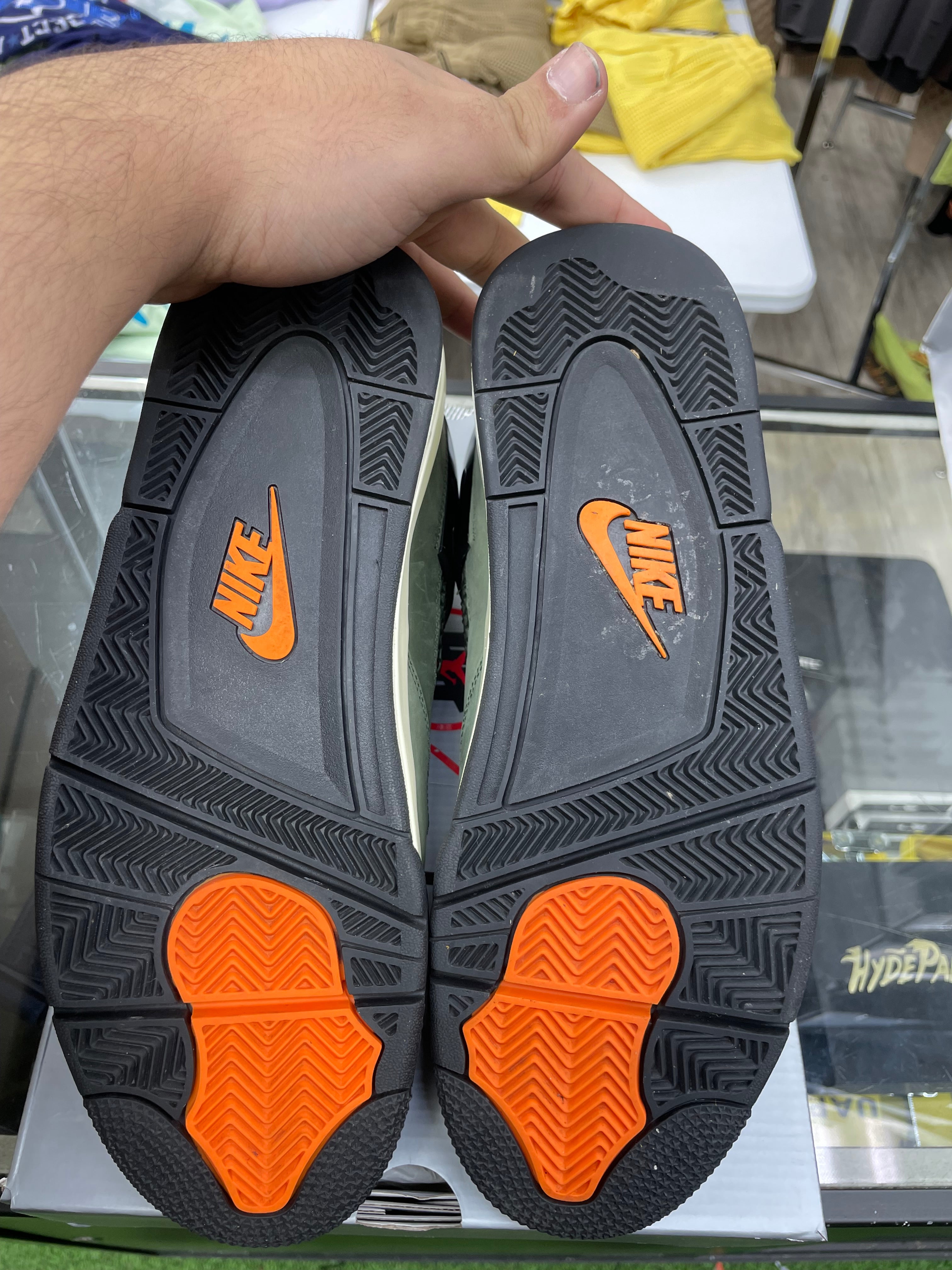 Air Jordan Retro 4 “Undefeated” *Size 11 Preowned*