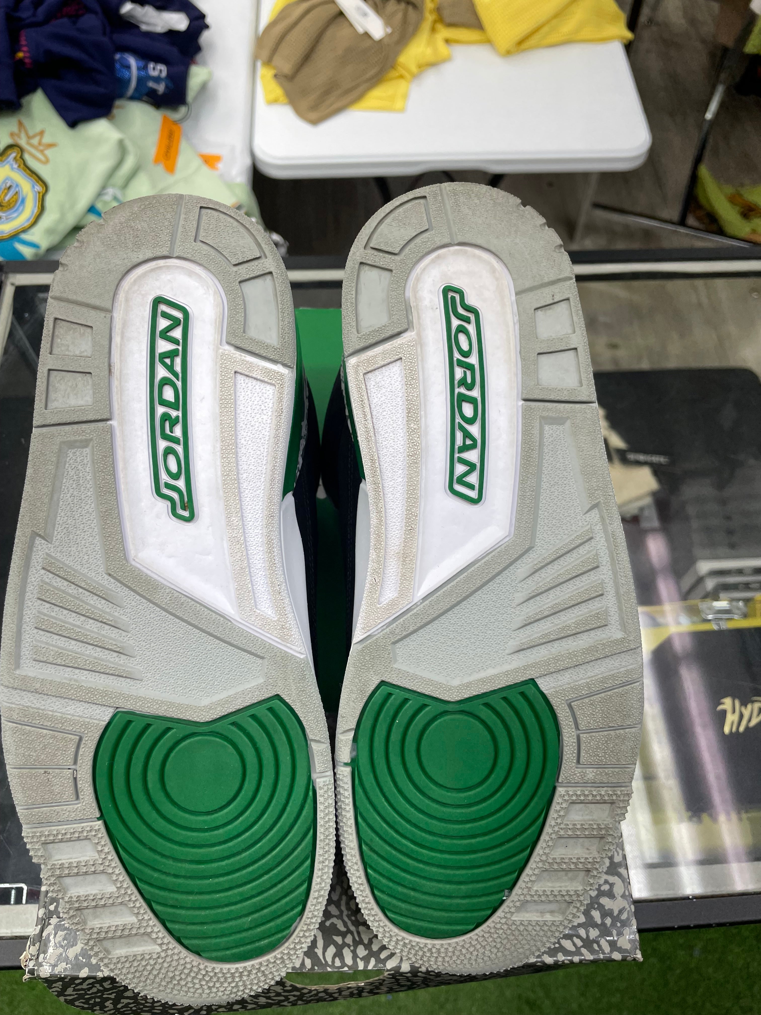 Air Jordan Retro 3 “Pine Green” *Size 9 Preowned*