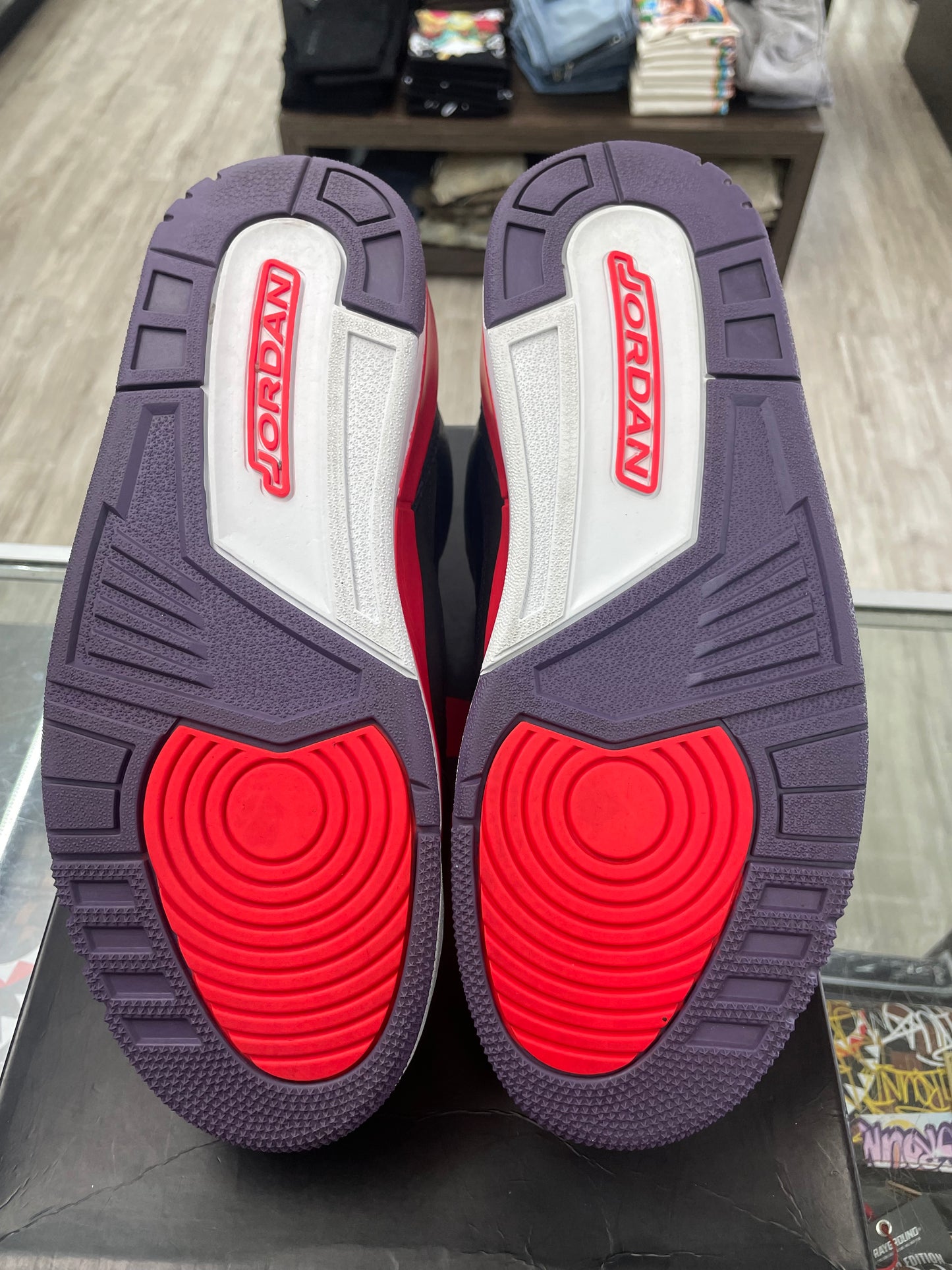 Air Jordan Retro 3 "Crimson" *Size 8 Preowned*
