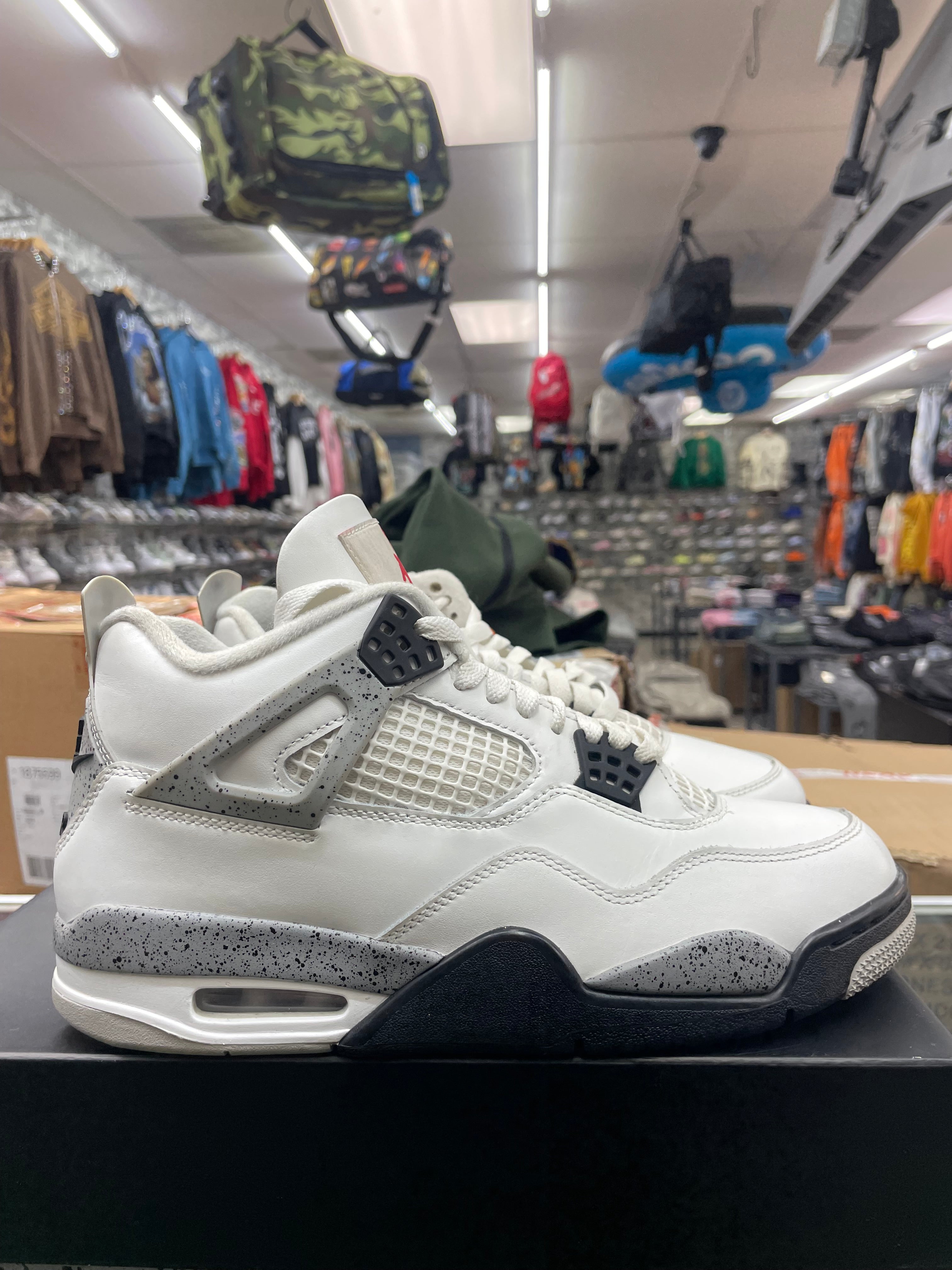 Air Jordan Retro 4 “White Cement ” *Size 10.5  Preowned*