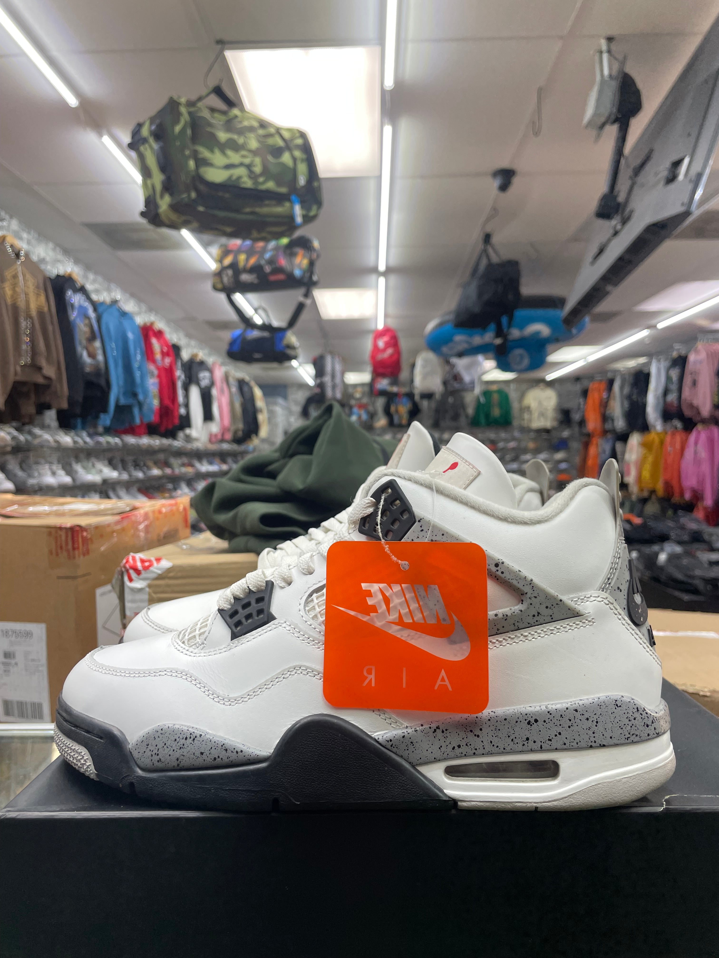 Air Jordan Retro 4 “White Cement ” *Size 10.5  Preowned*