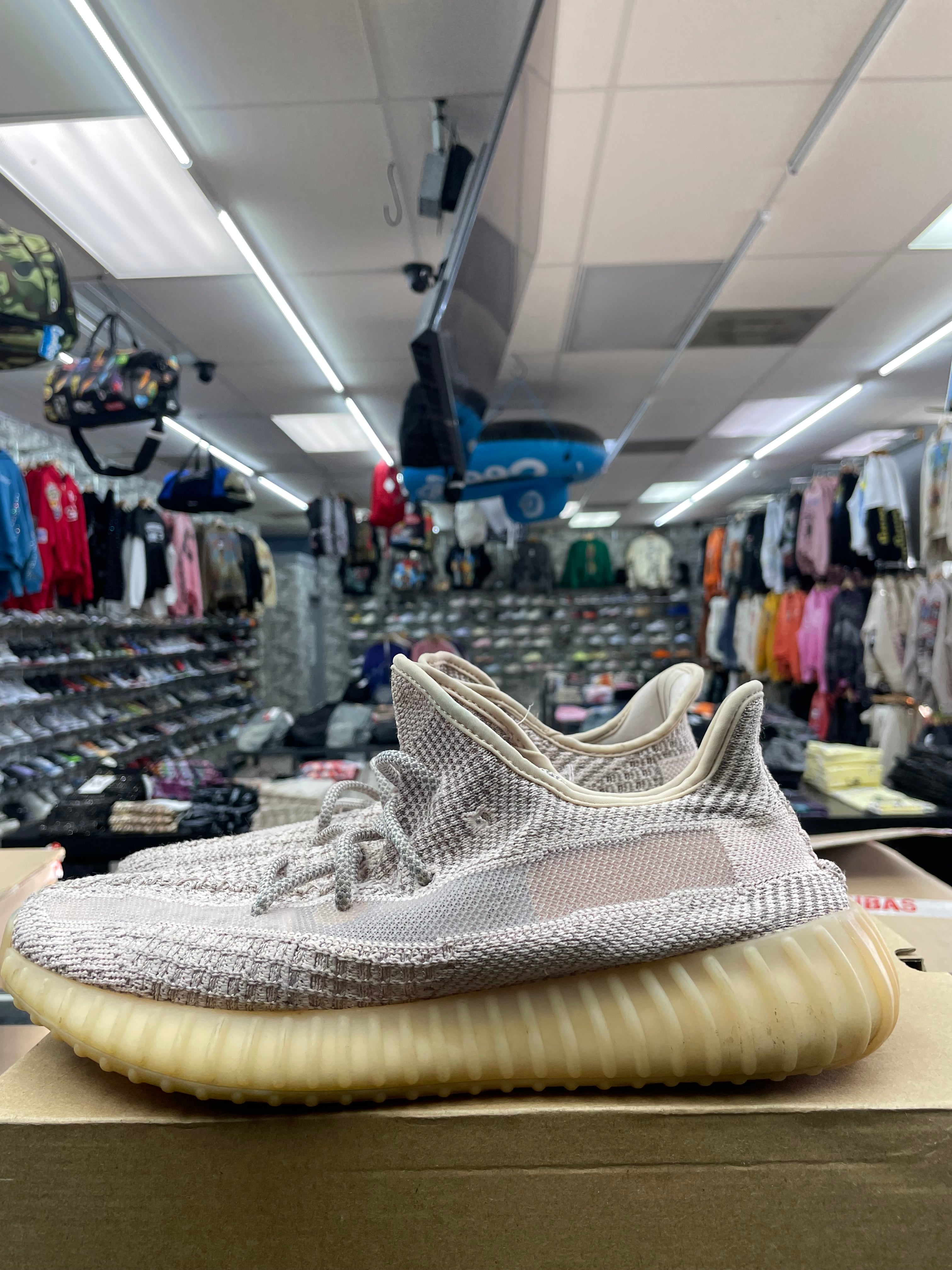 Yeezy Boost 350 “Synth” *Size 10.5 Preowned*