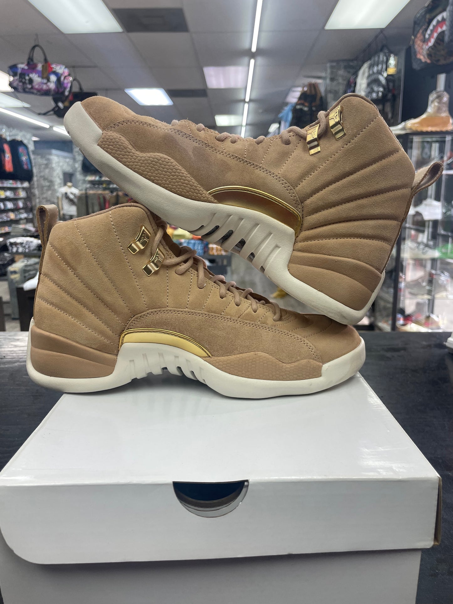 Tan jordan retro on sale 12