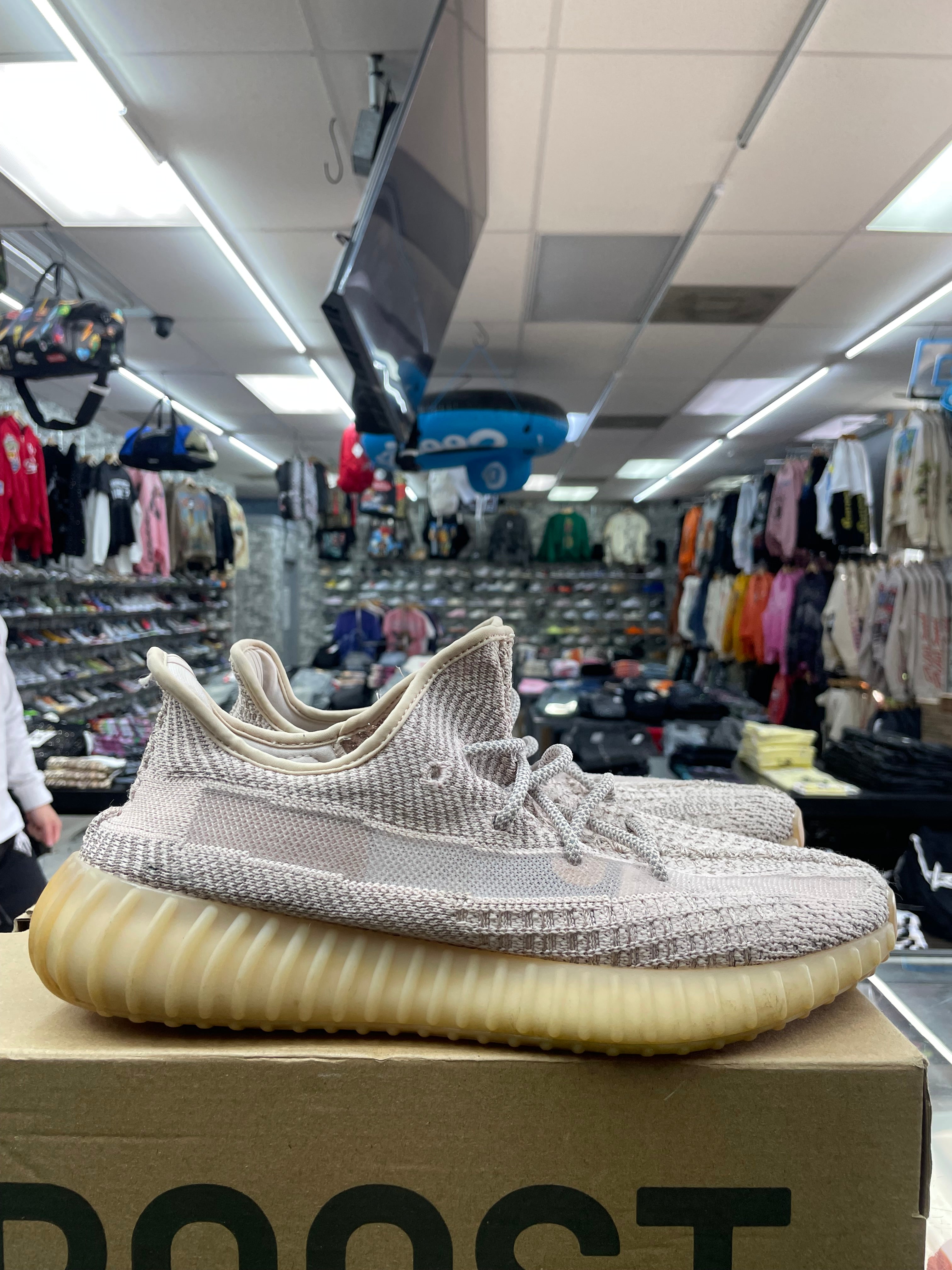 Yeezy Boost 350 “Synth” *Size 10.5 Preowned*