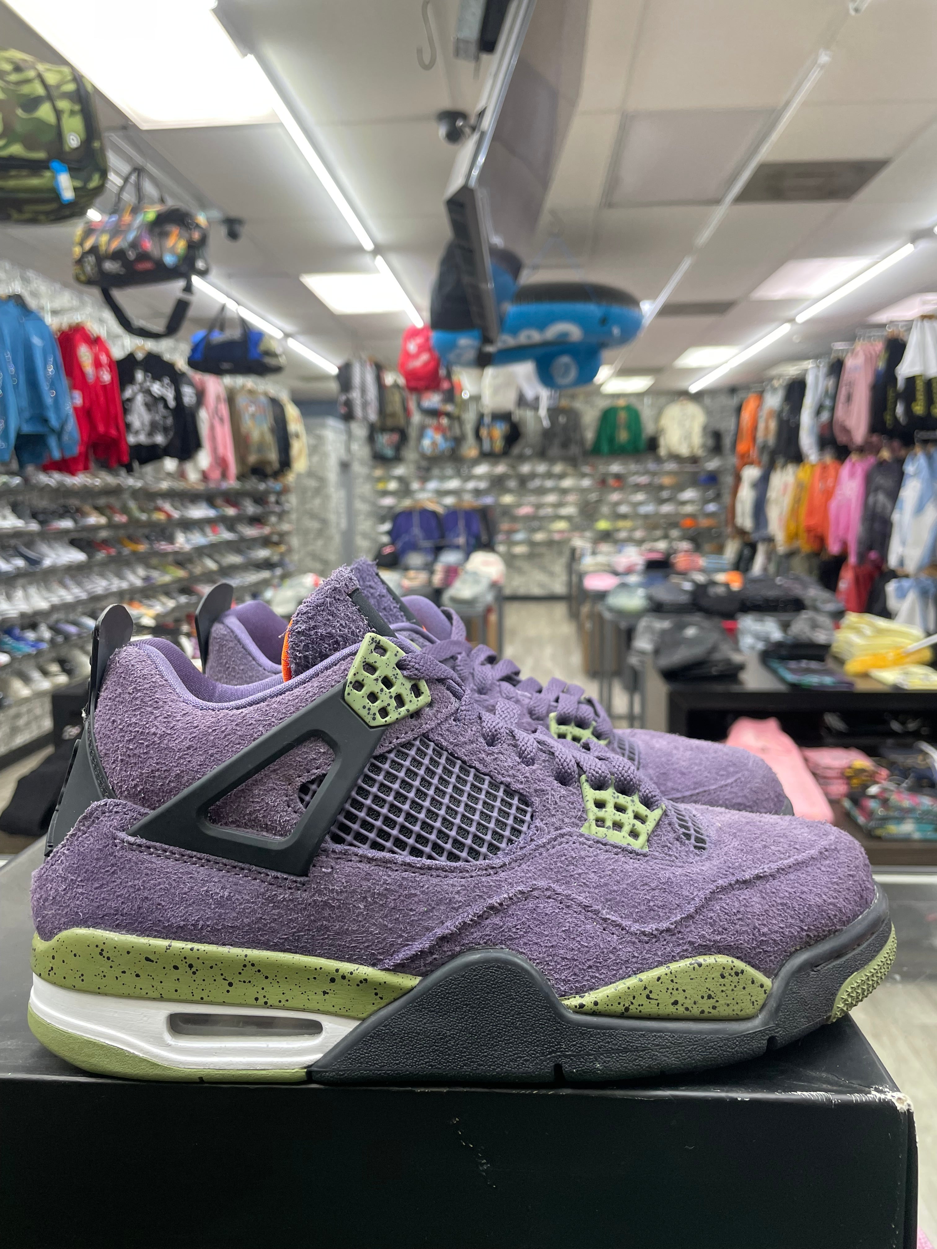 Air Jordan Retro 4 “Canyon Purple” *Size 9.5 Preowned*