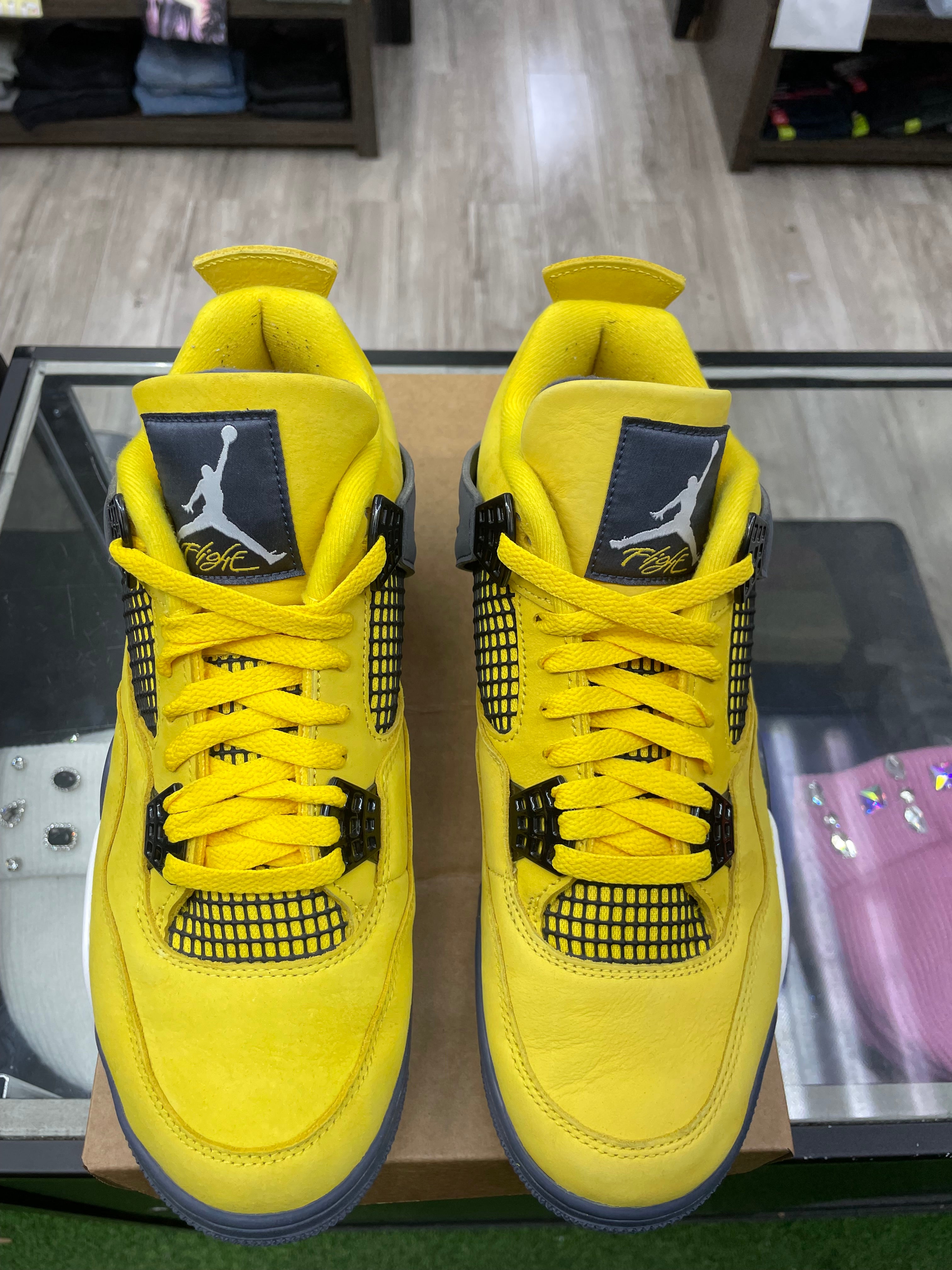 Air Jordan Retro 4 “Lighting” *Size 10 Preowned*