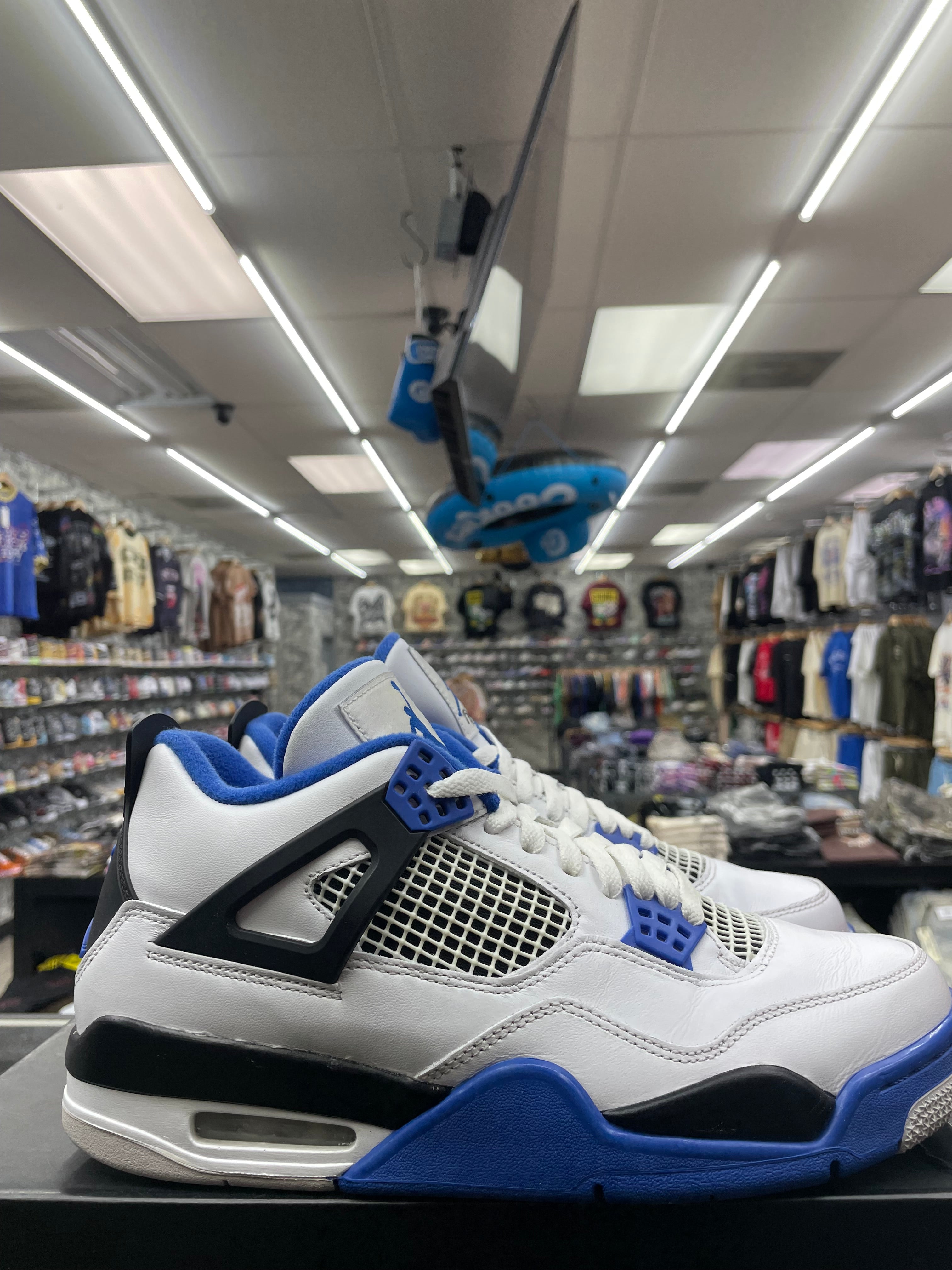 Air Jordan Retro 4 “Motorsports” *Size 10 Preowned*